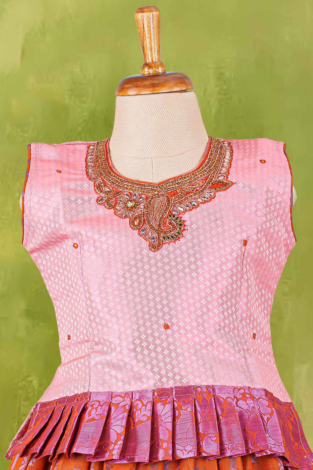 Pattu Pavadai