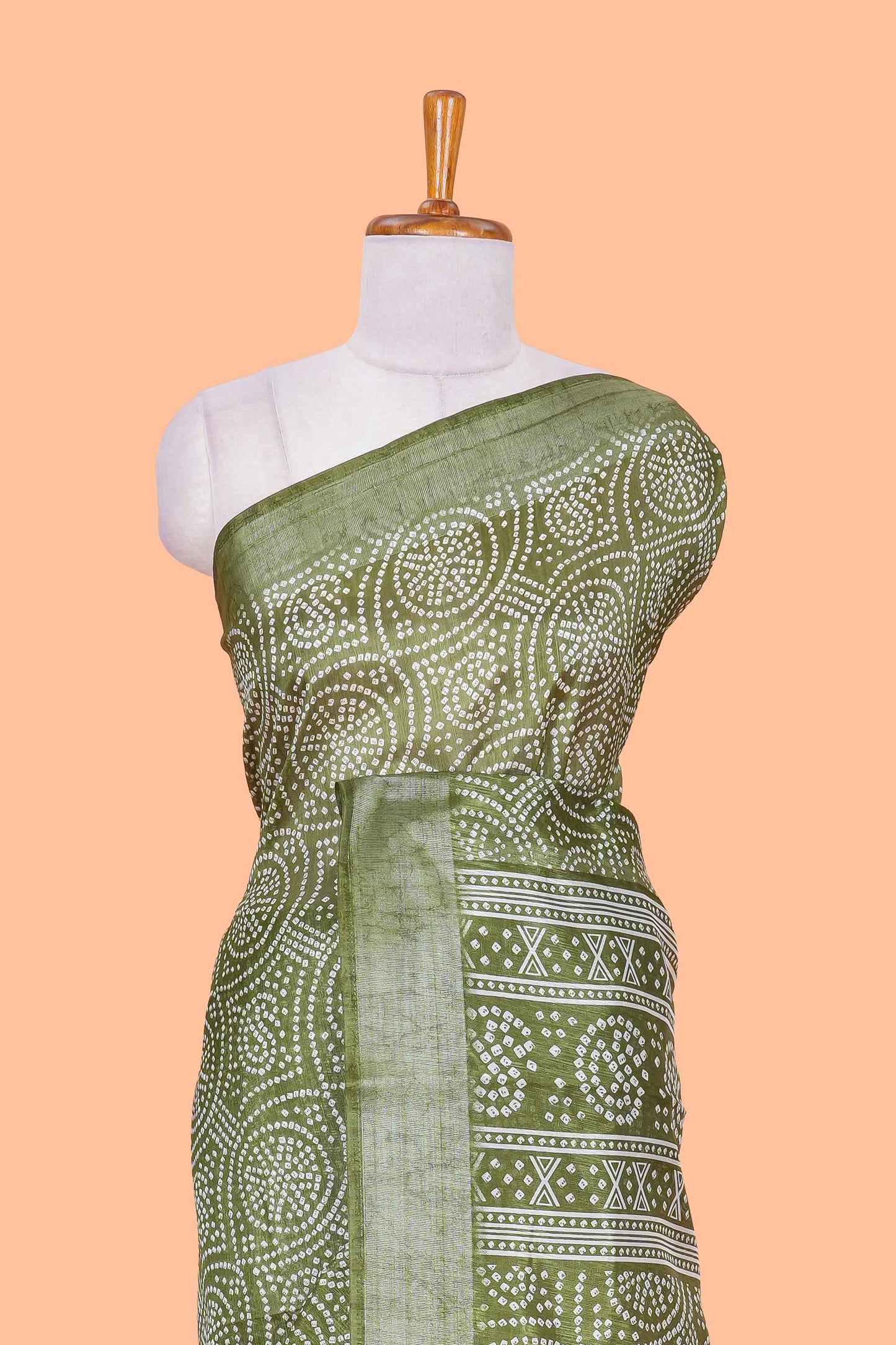 Green south cotton saree with bandhini print body & pallu and silver bawanchi border