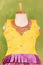 Pattu Pavadai