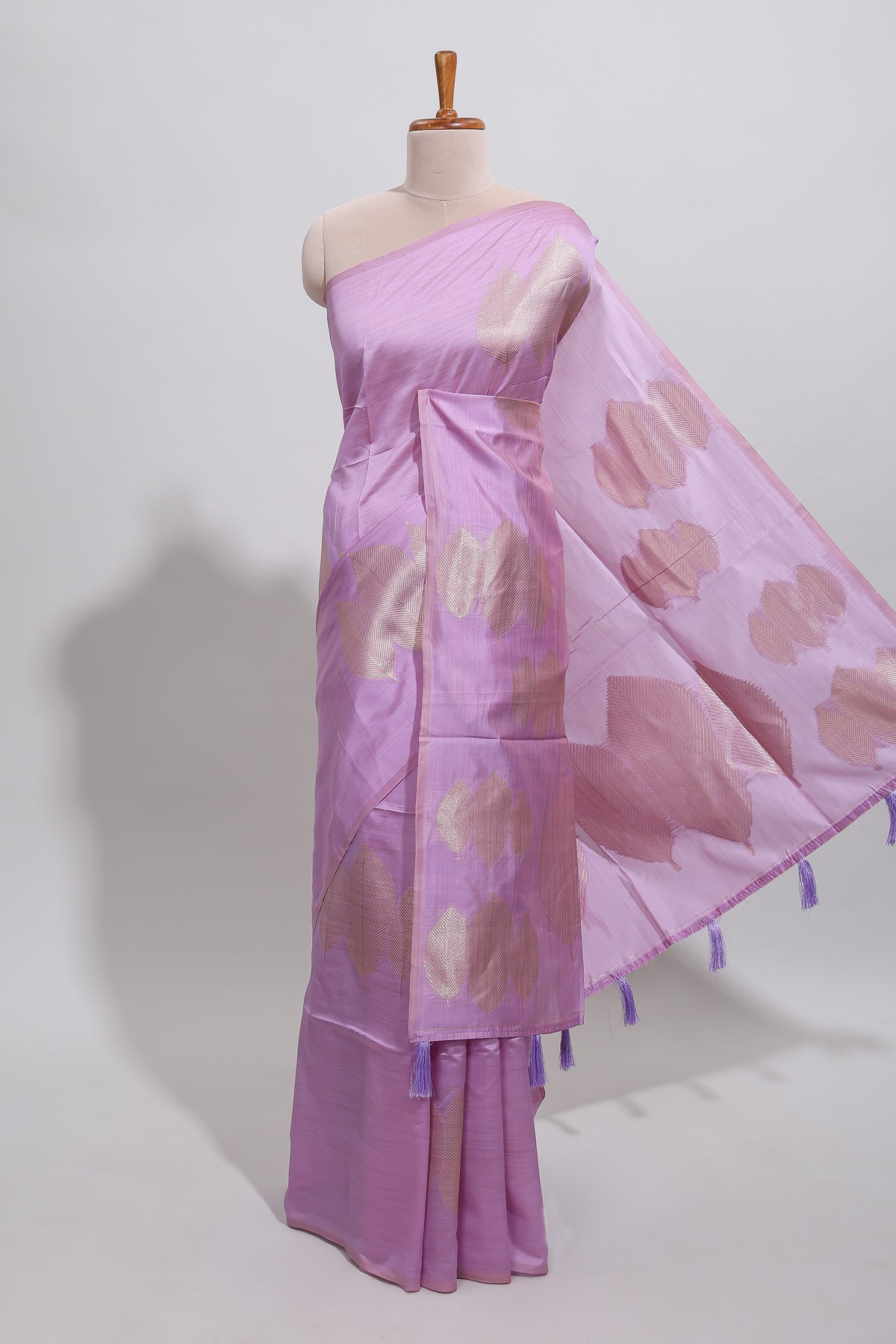 Borderless pink leaf zari design tussar saree with self pallu and matching blouse