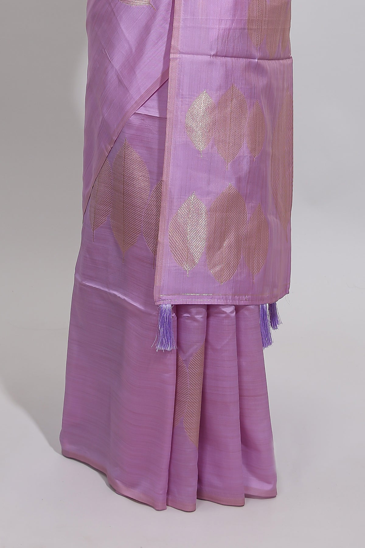 Borderless pink leaf zari design tussar saree with self pallu and matching blouse