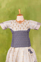 Pattu Pavadai