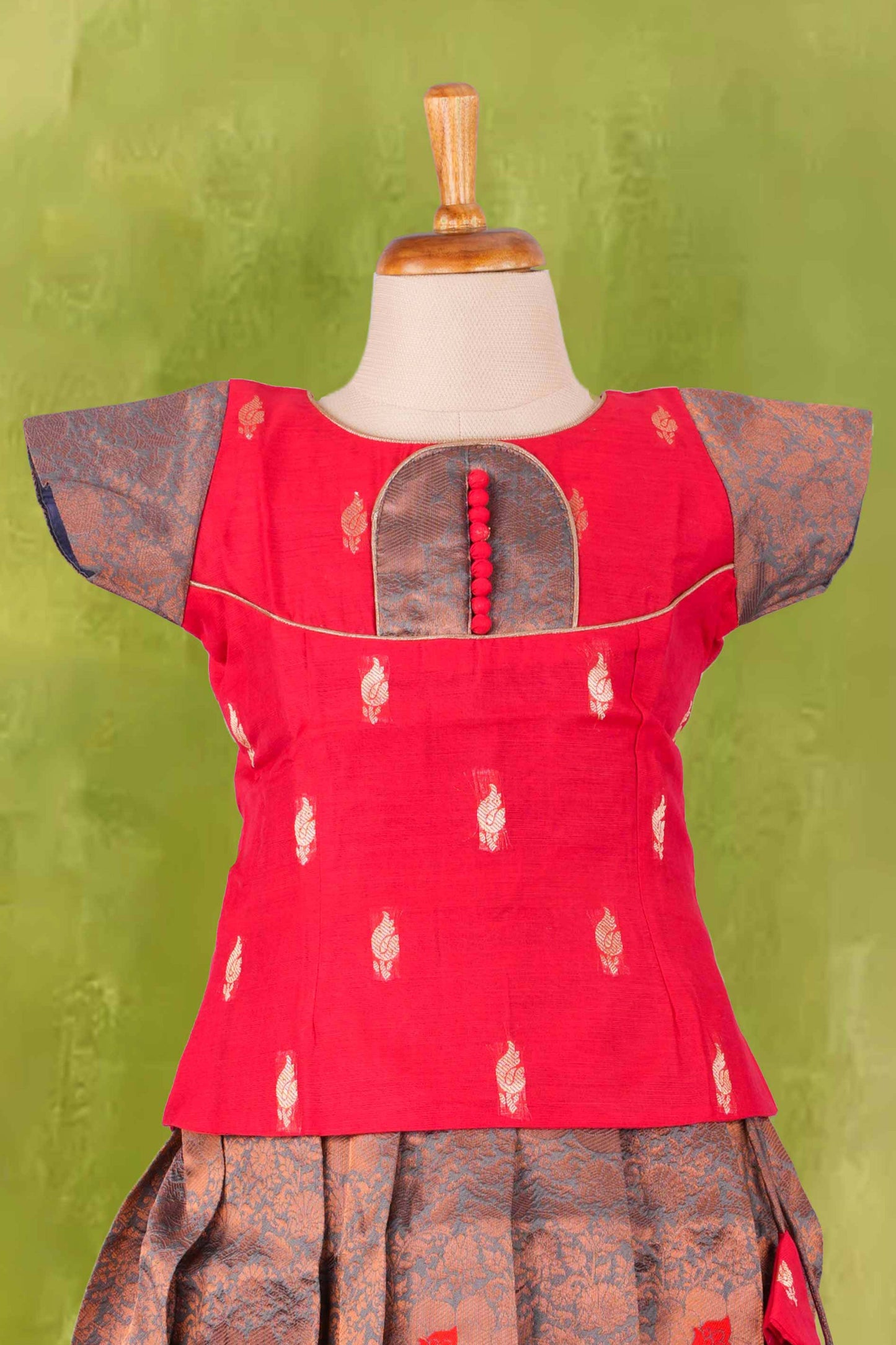 Pattu  pavadai