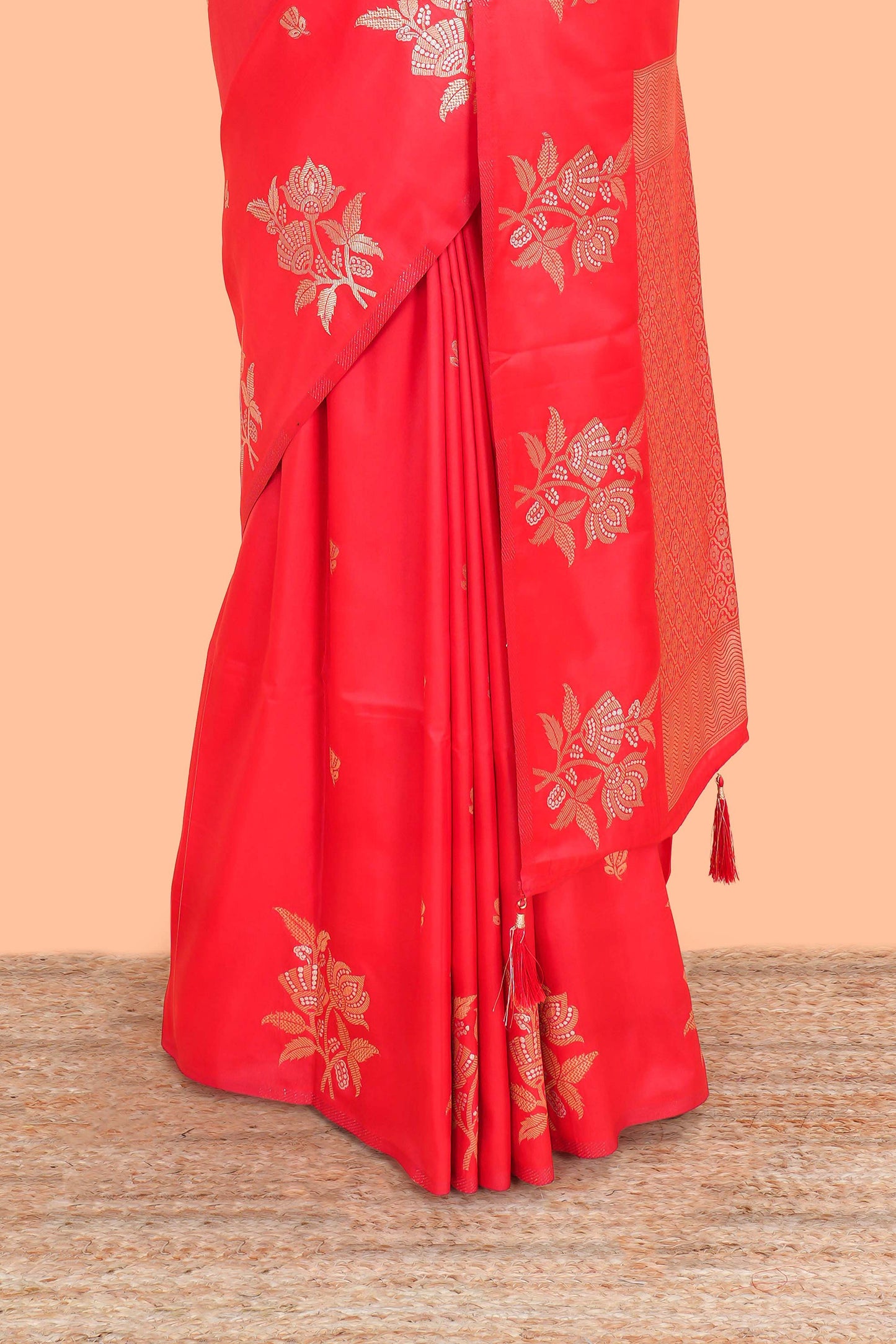 Red Art Silk Saree Flower Zari Motifs Across The Body &Jaal Design Pallu Along With Blouse