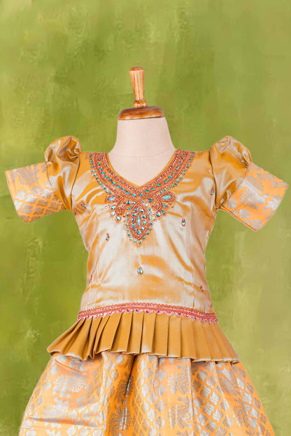 Pattu Pavadai