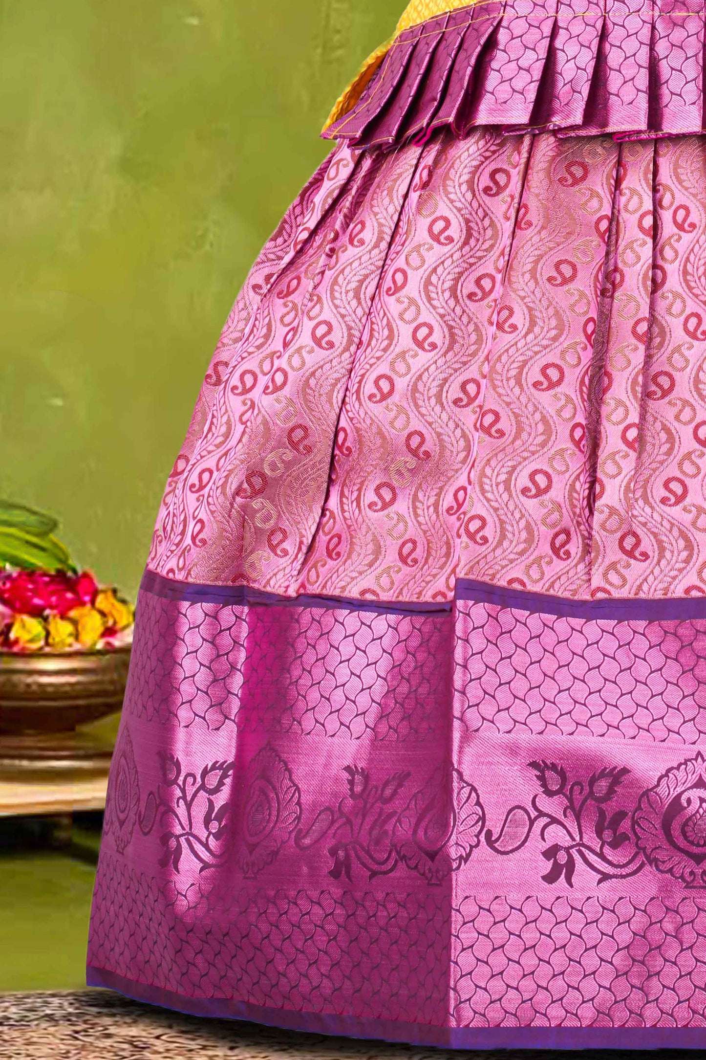 Pattu Pavadai