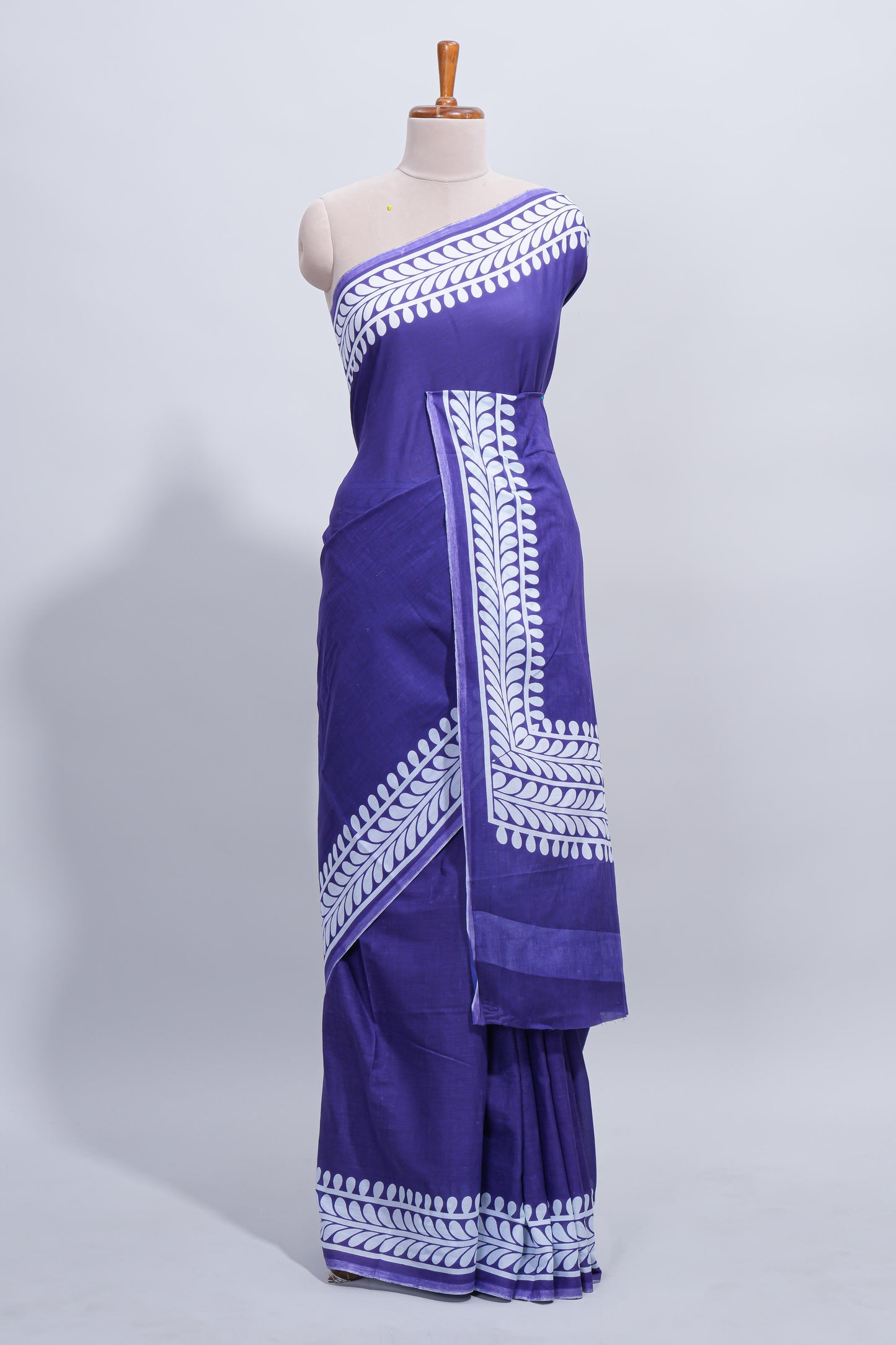 Violet plain mul mul cotton saree with self border and matching blouse