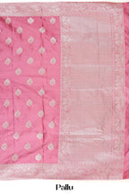 saree with silver zari pallu