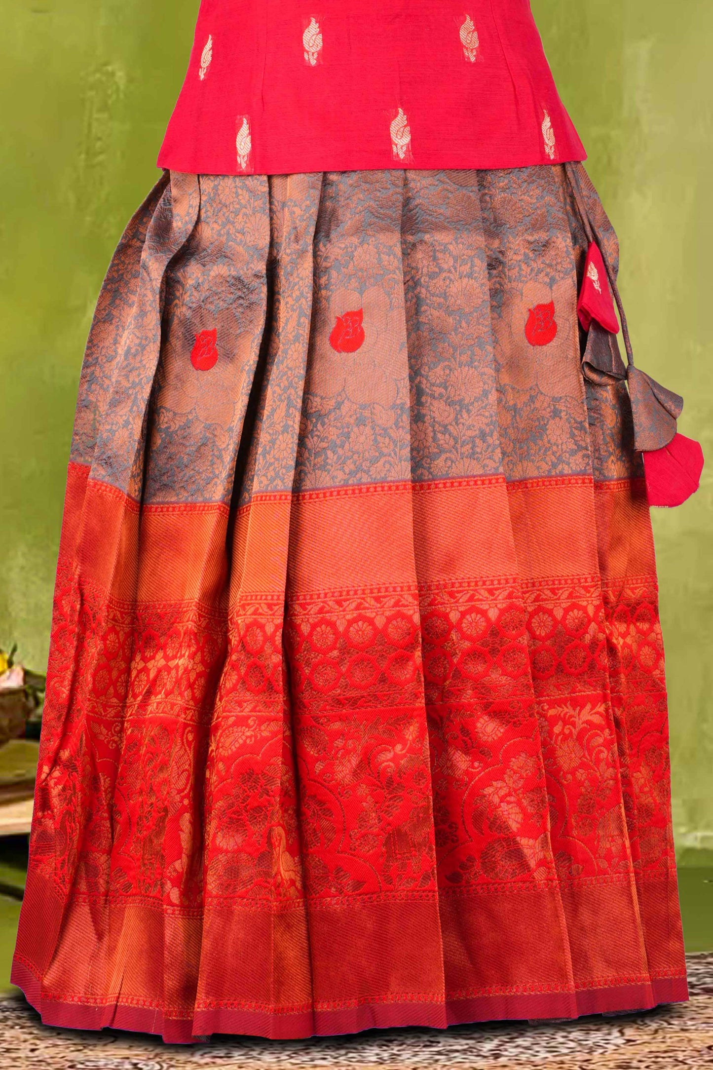 Pattu  pavadai