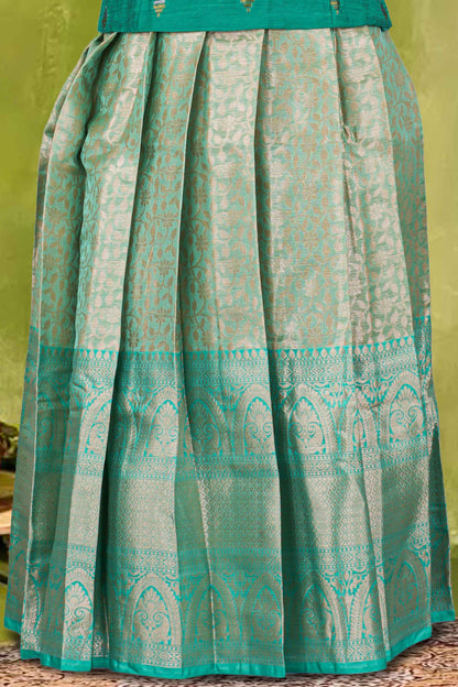 Pattu Pavadai