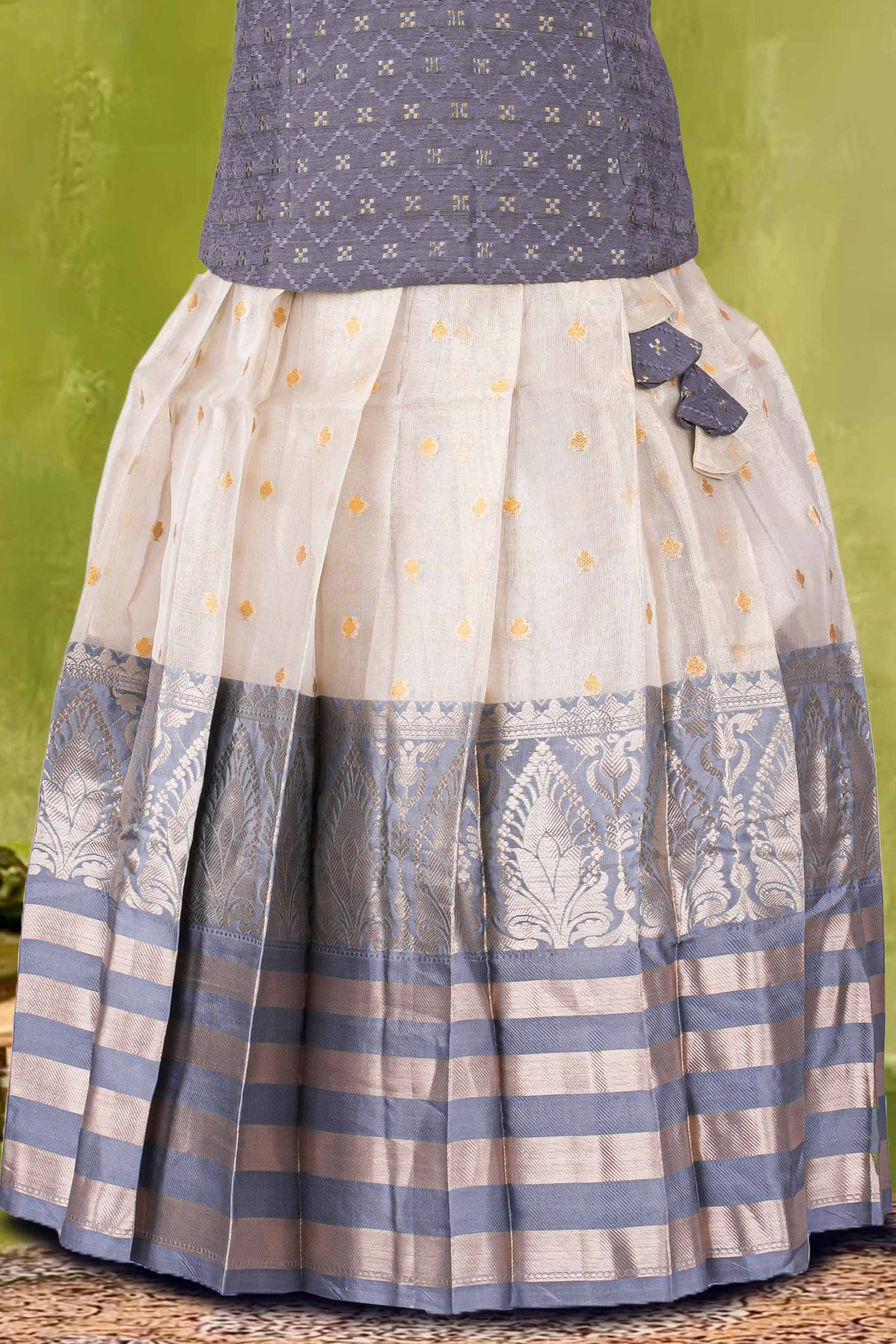 Pattu Pavadai