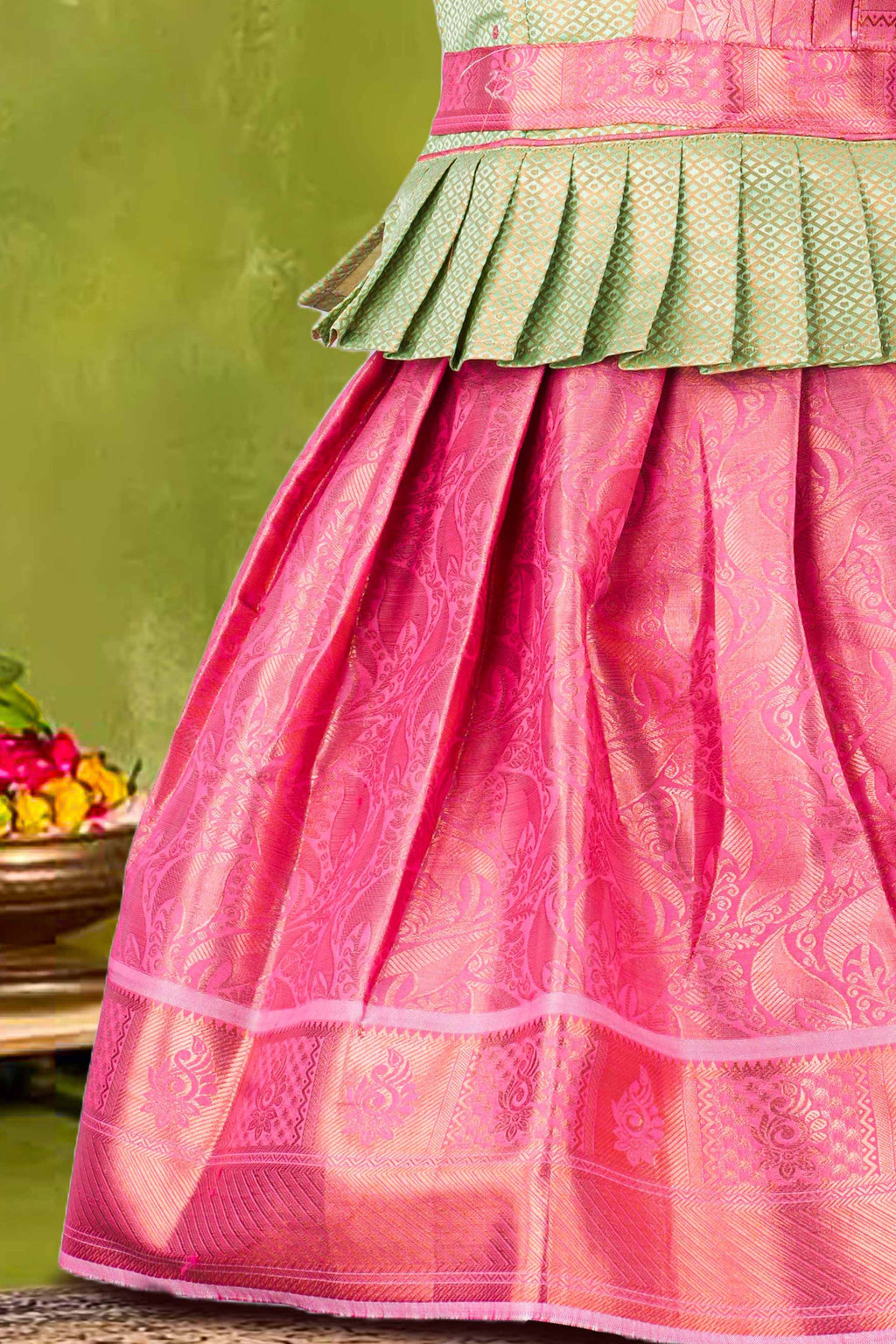 Pattu Pavadai