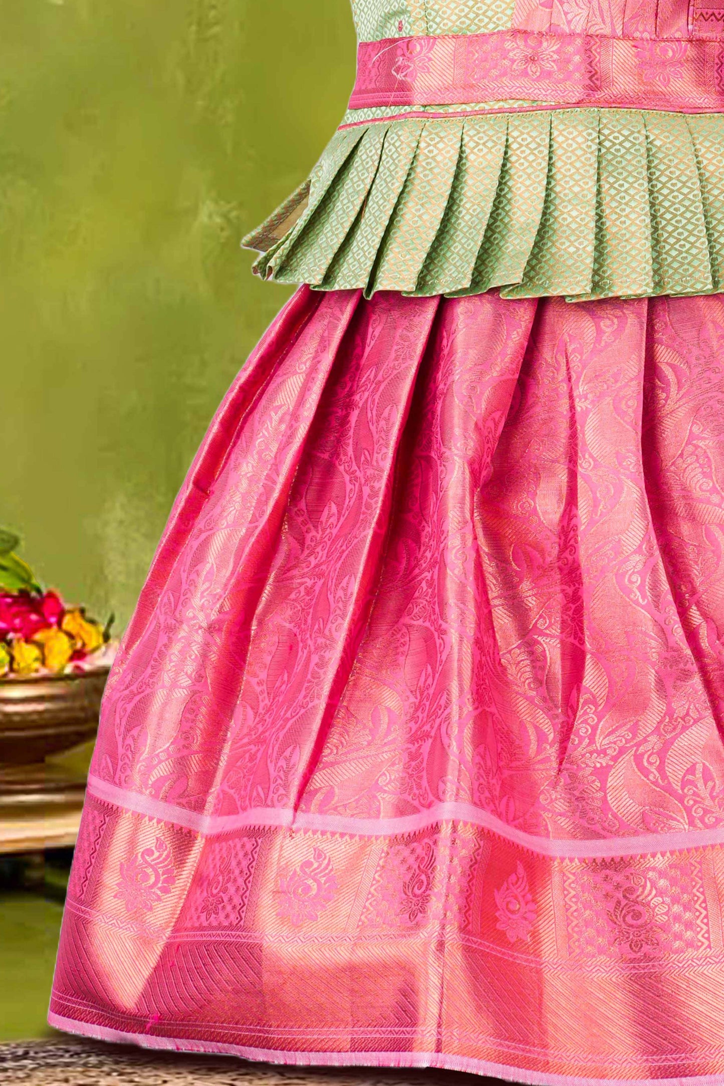 Pattu Pavadai