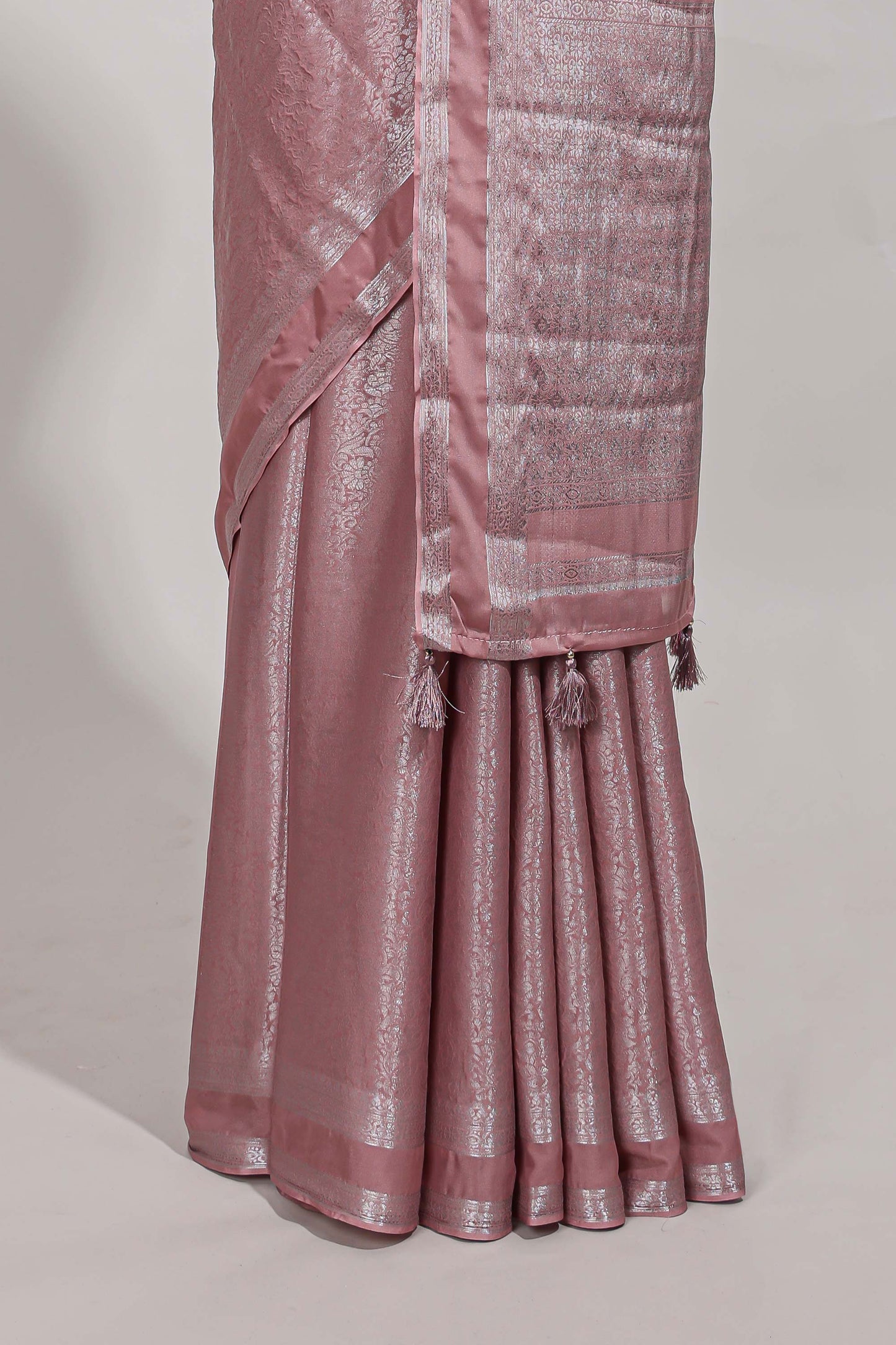 Red art mysore silk saree with retta petta contrast border and rich pallu with plain blouse