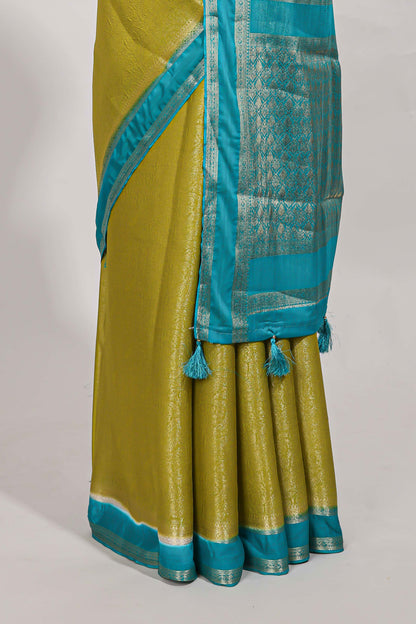Green art mysore silk saree with retta petta contrast border and rich pallu with plain blouse