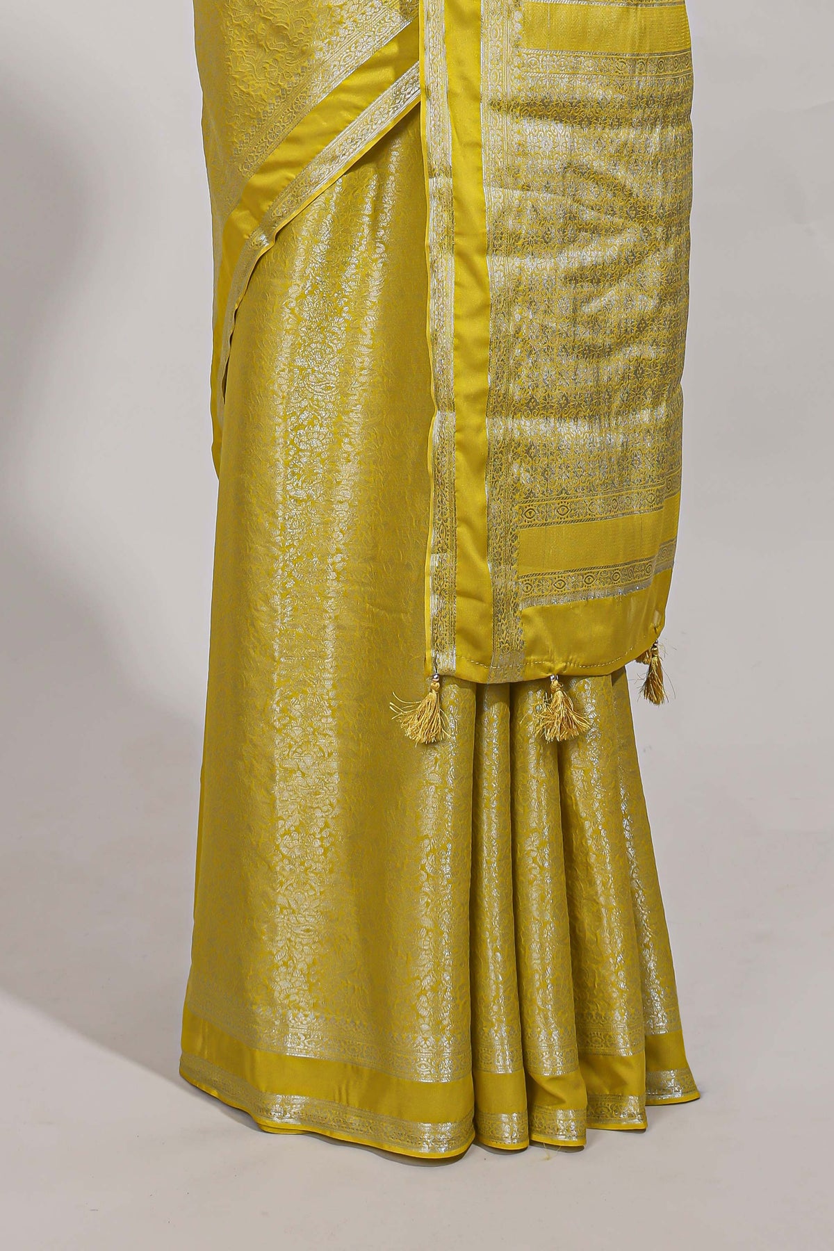 Yellow art mysore silk saree with retta petta contrast border and rich pallu with plain blouse