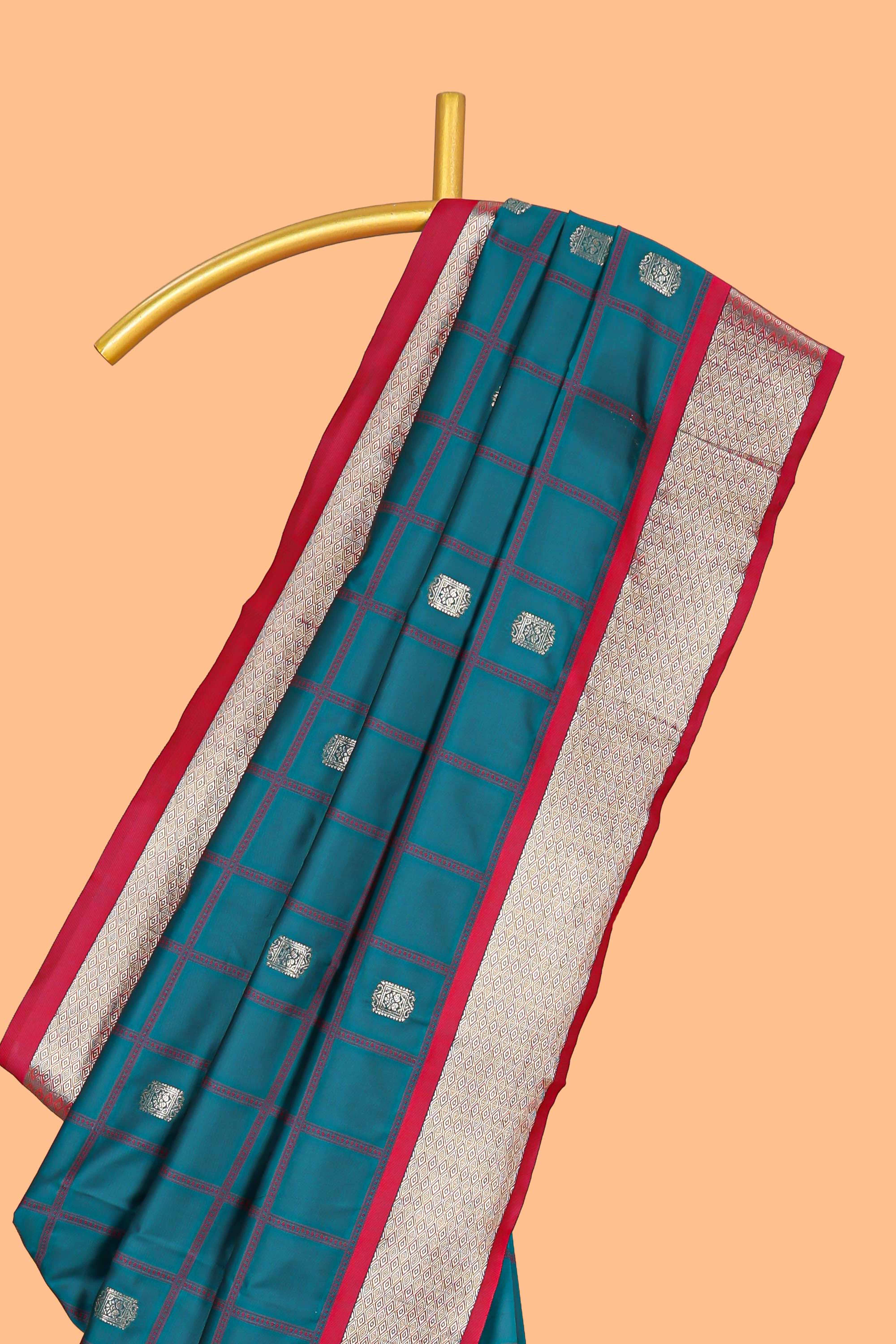 Peacock Green Checked Art Silk Saree with Rich Gold Zari Border and Grand Zari Woven Pallu with Contrast Blouse