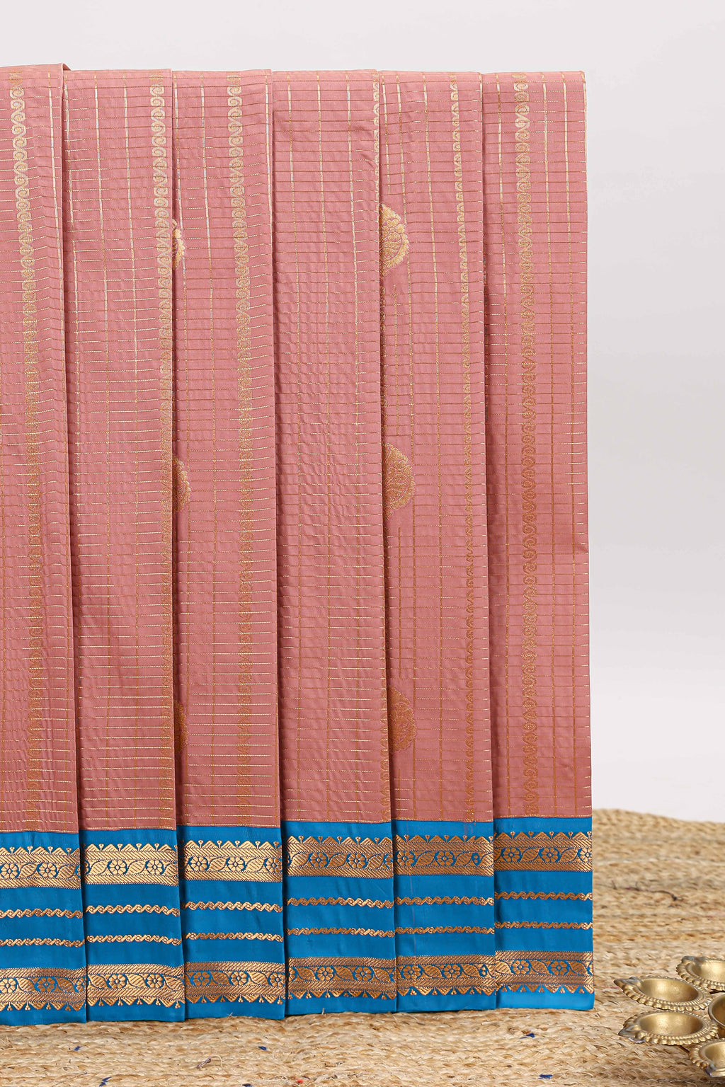 Peach checked zari motifs design art silk saree with contrast border and blouse