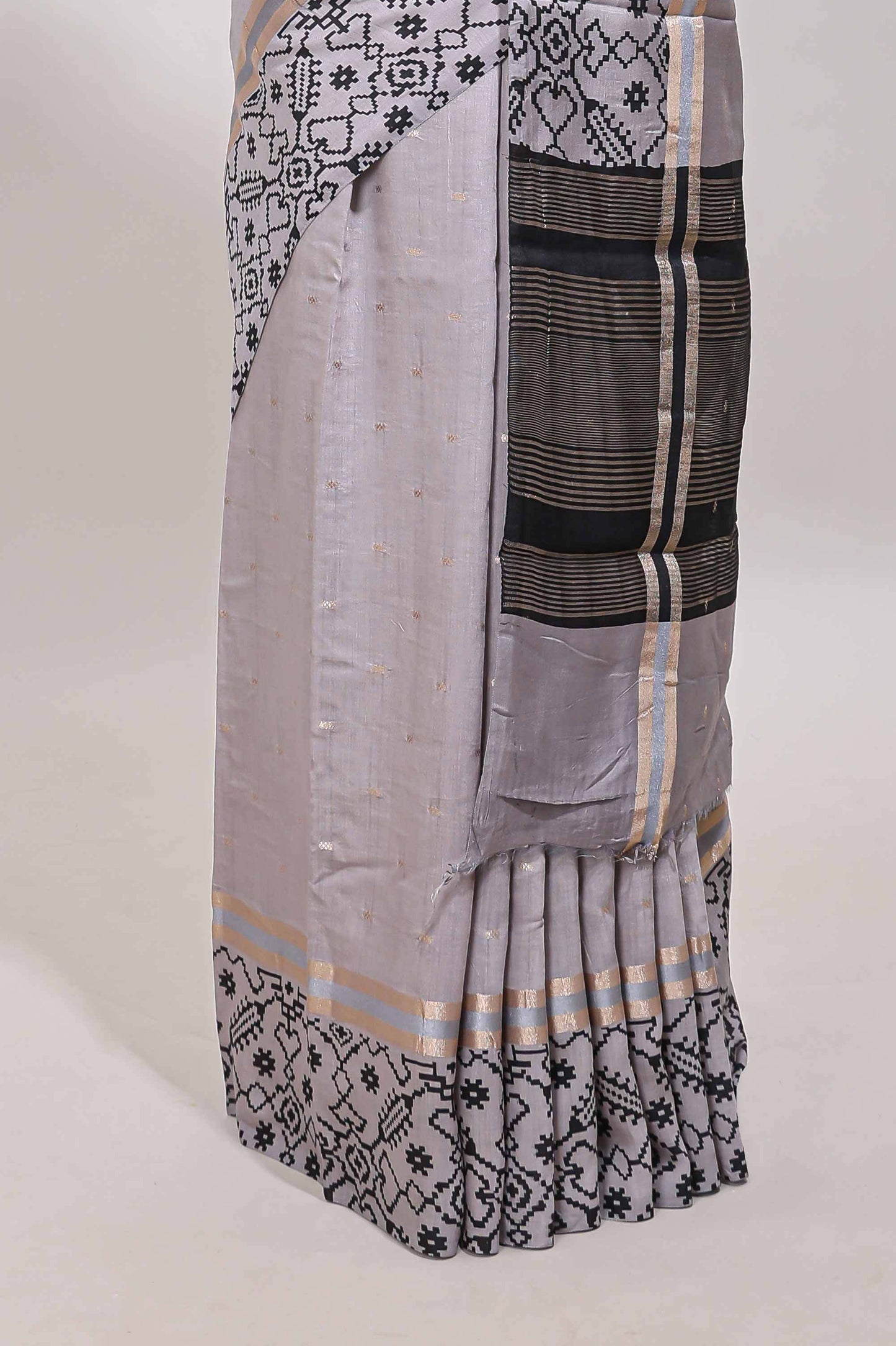 Faded lavender plain assam silk saree eith self ikkat style border and matching blouse
