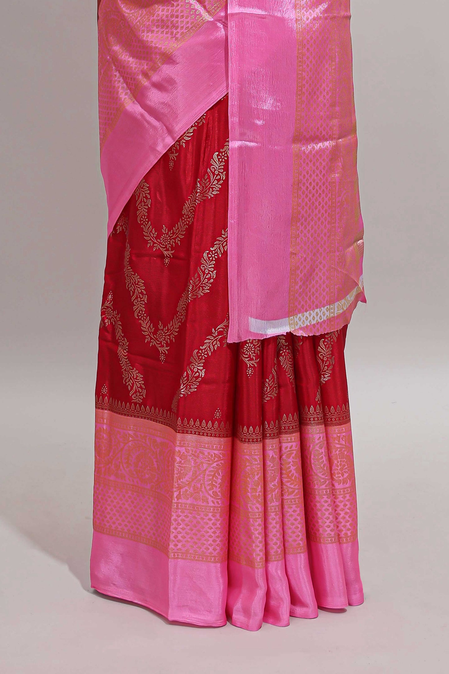 Red floral vine chevron design budget semi soft silk saree with contrast zari border and striped pallu