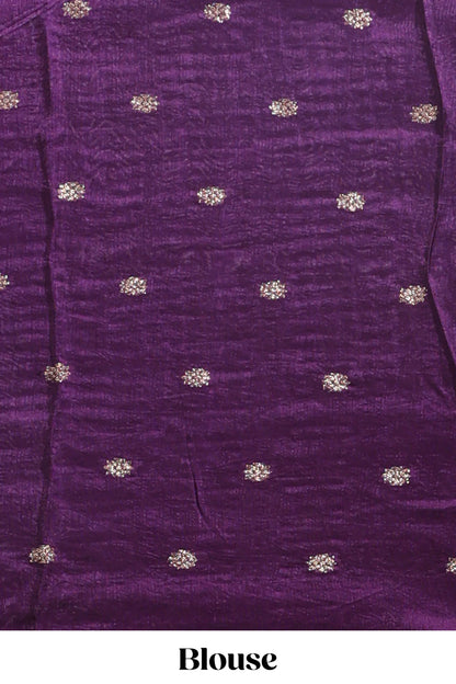 Peach checked floral motifs chiffon saree with self zari border and contrast blouse