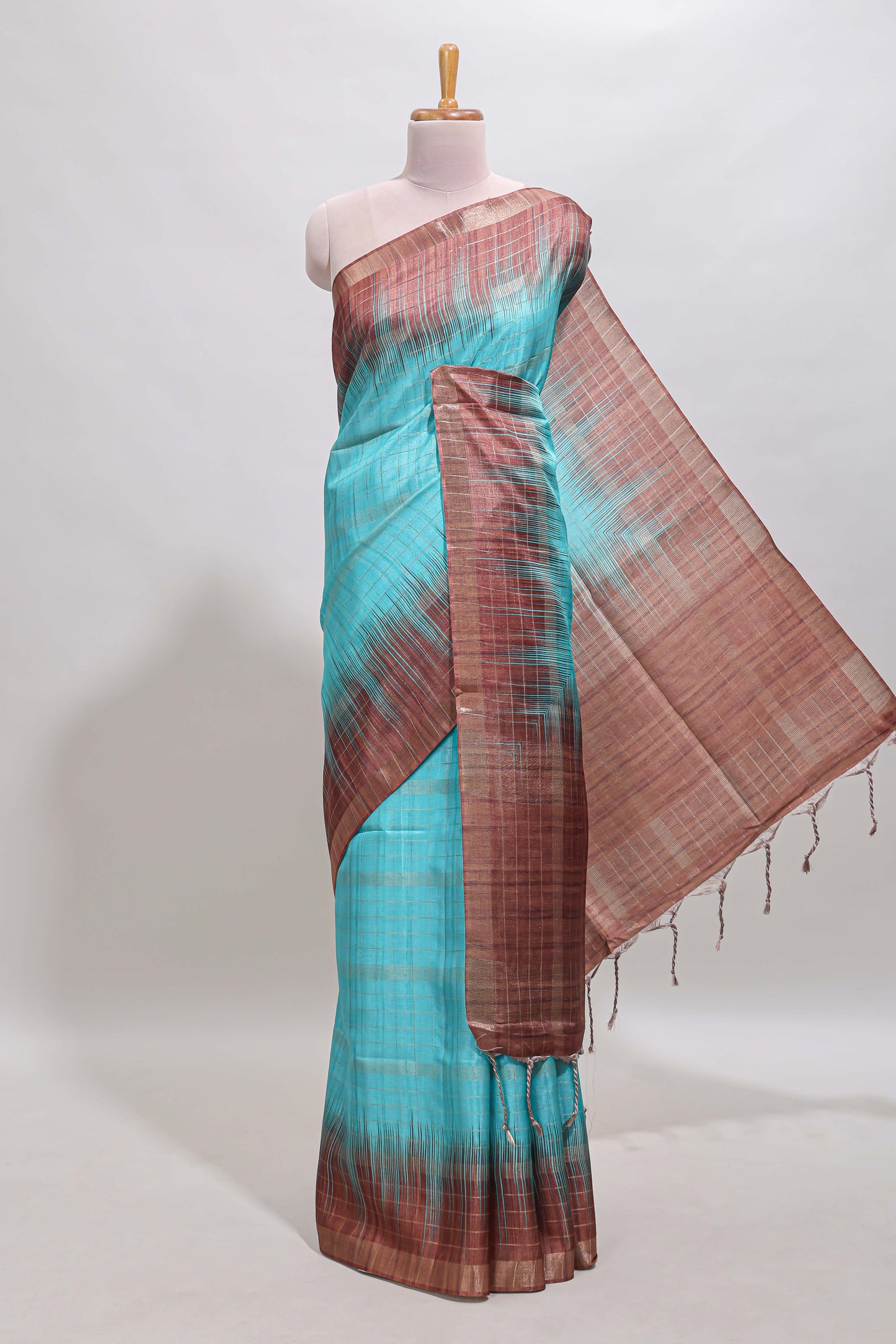 Blue checked chanderi cotton saree with contrast zari border and blouse