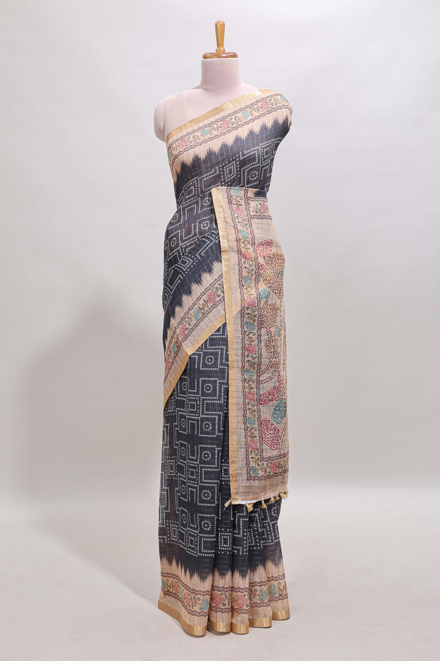 Grey bhandhini style geometric design chanderi cotton saree with contrast border and blouse