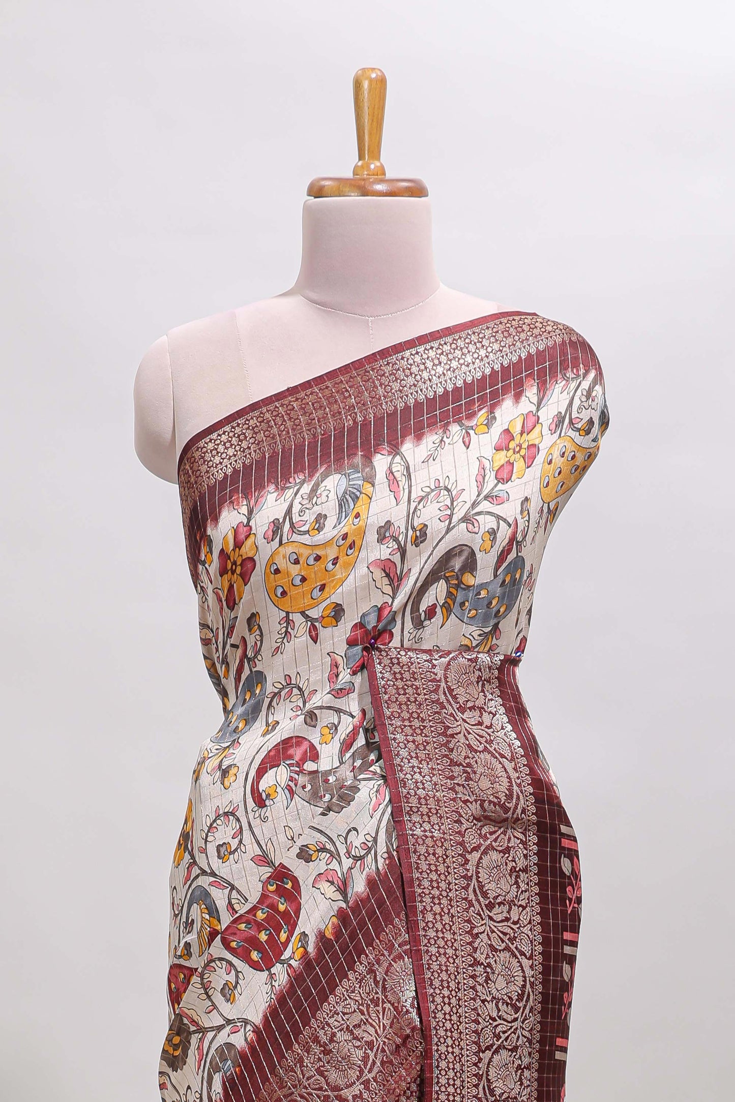 Cream checked floral design chanderi cotton saree with contrast border and printed pallu