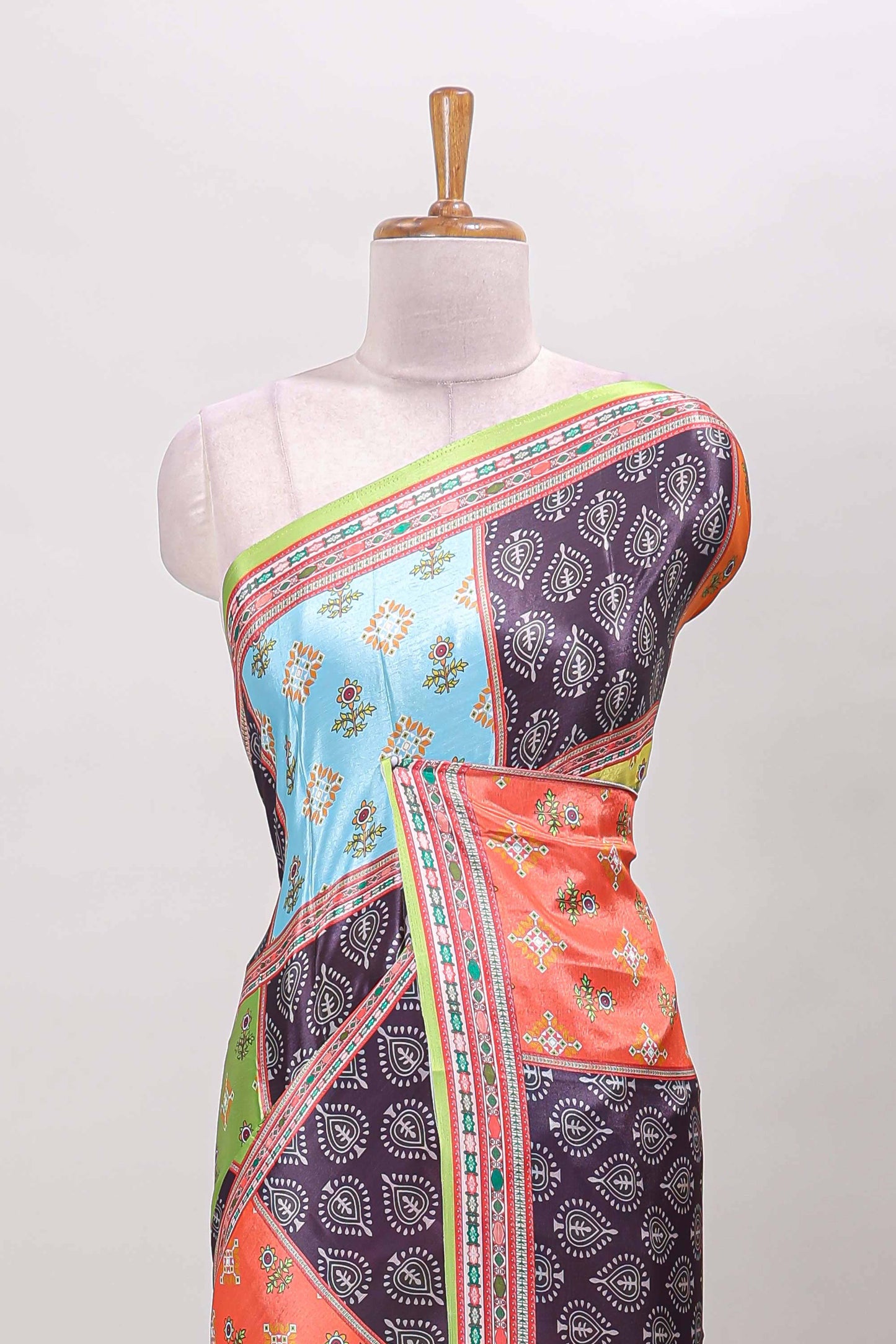 Green geometric pattern & floral design masakali saree with self border and matching blouse