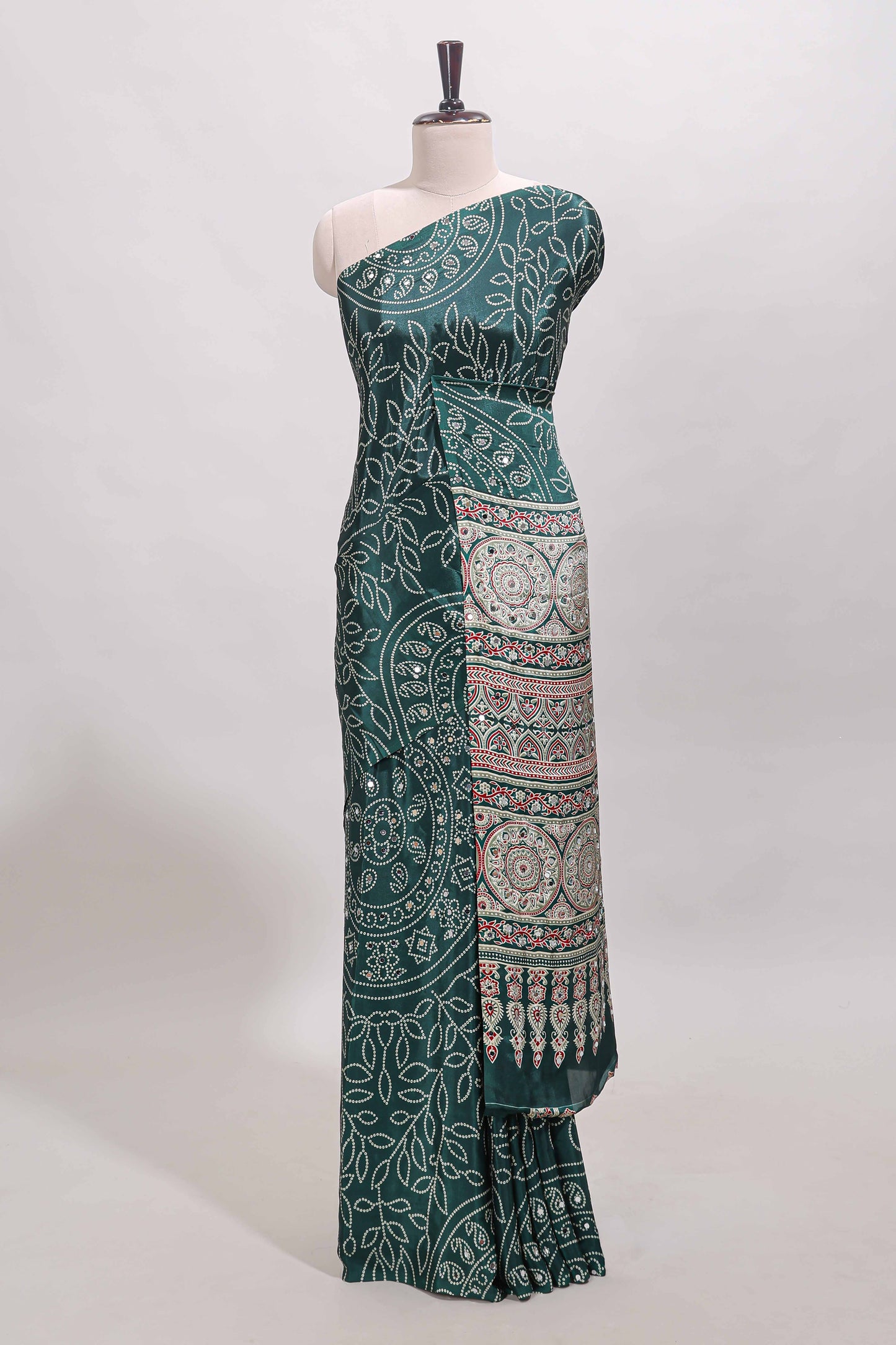 Borderless green floral design georgette saree with printed pallu and matching blouse