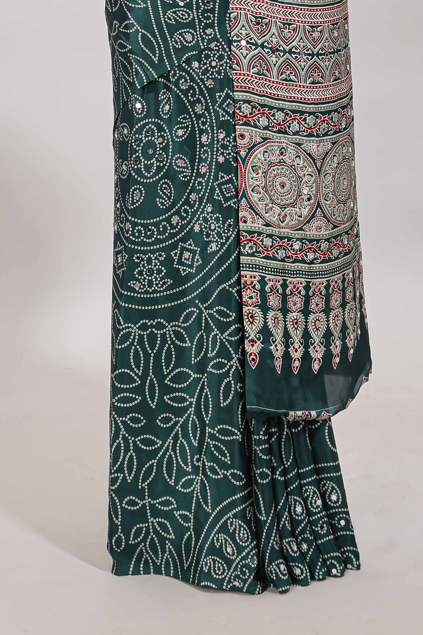 Borderless green floral design georgette saree with printed pallu and matching blouse
