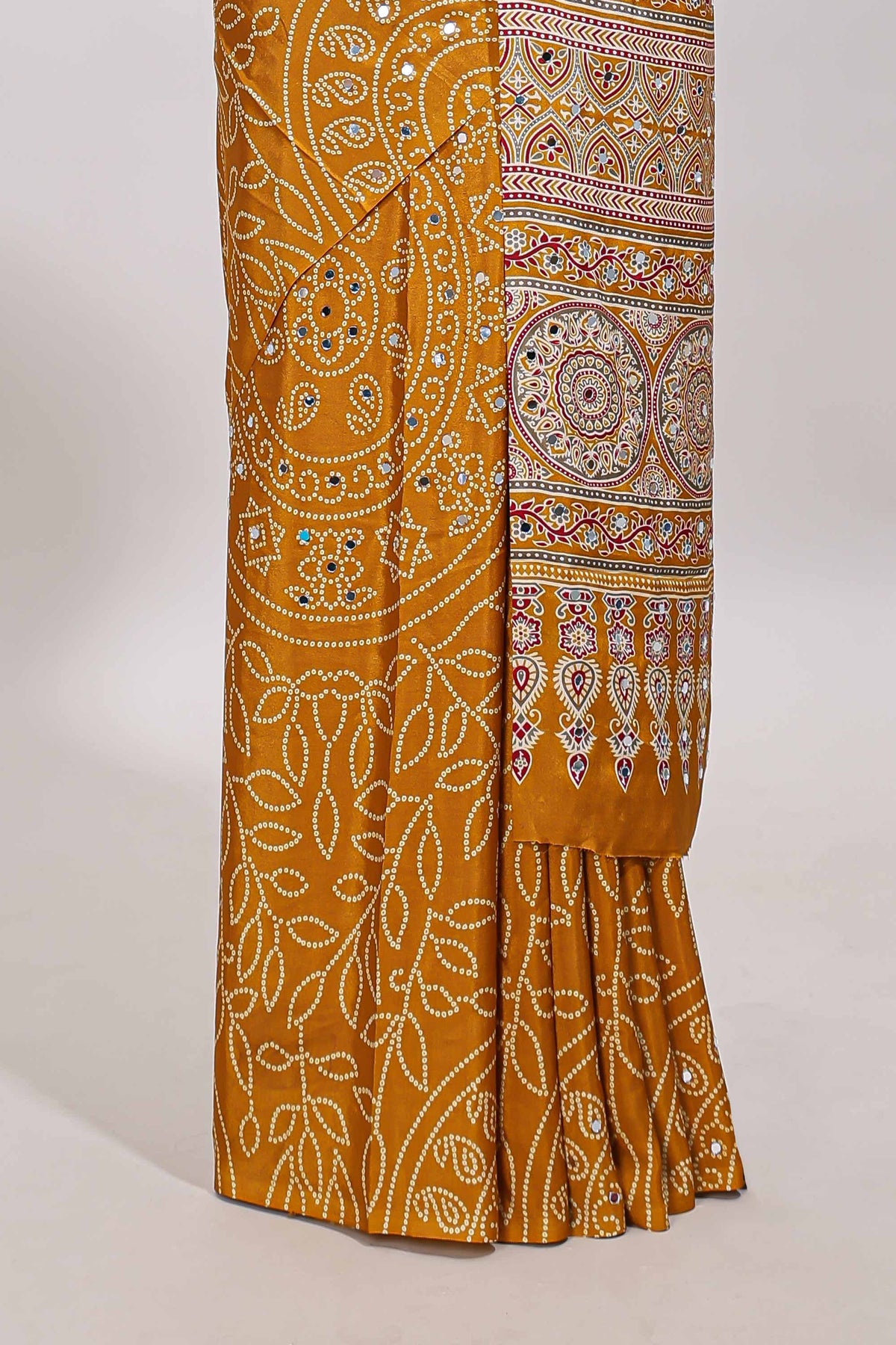 Borderless mustard floral design georgette saree with printed pallu and matching blouse
