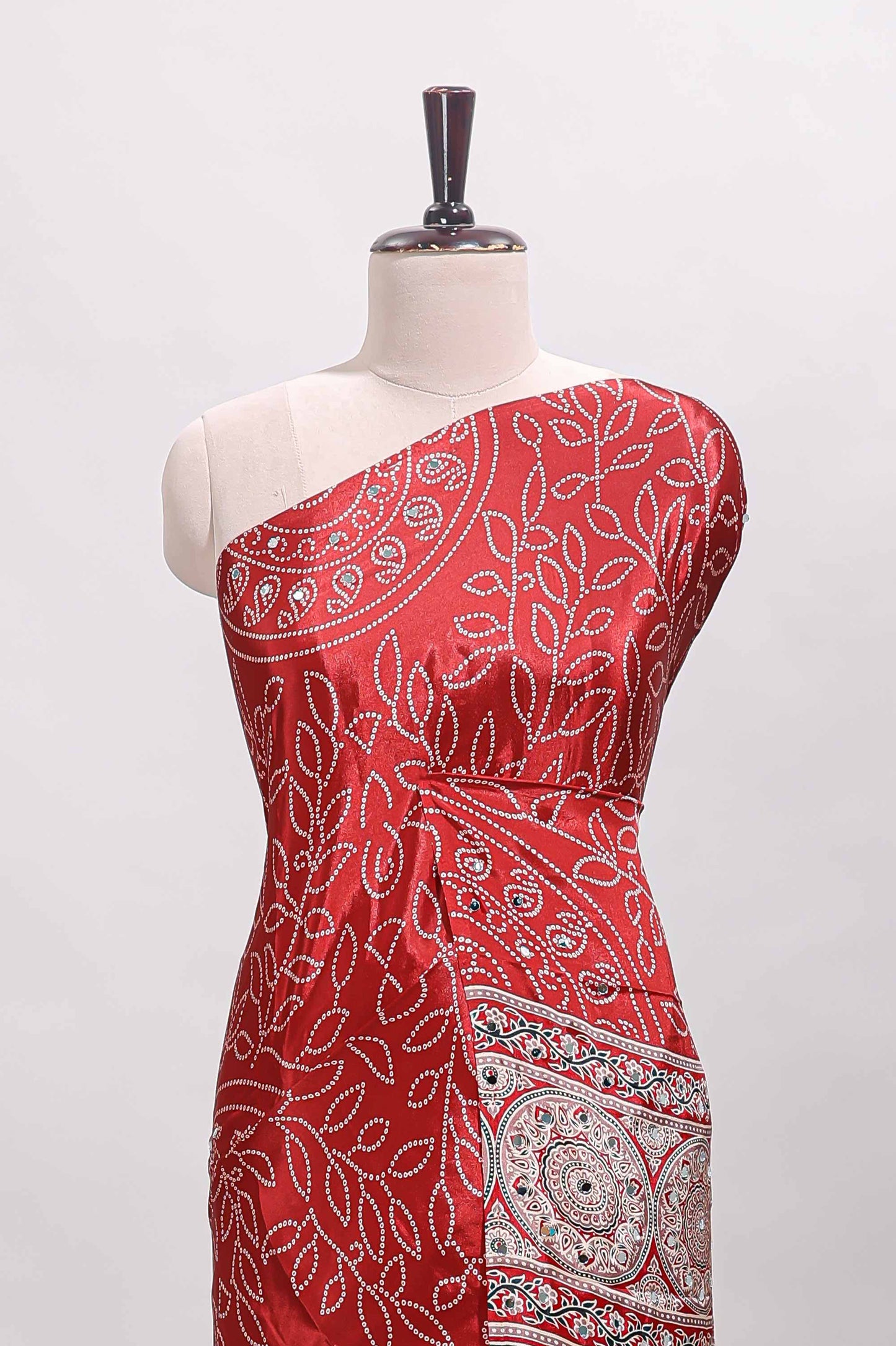 Borderless red floral design georgette saree with printed pallu and matching blouse