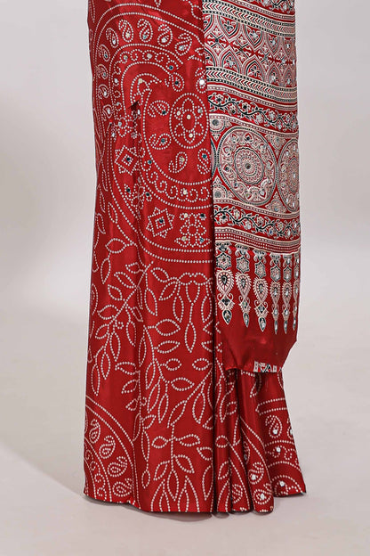 Borderless red floral design georgette saree with printed pallu and matching blouse