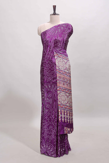 Borderless violet floral design georgette saree with printed pallu and matching blouse