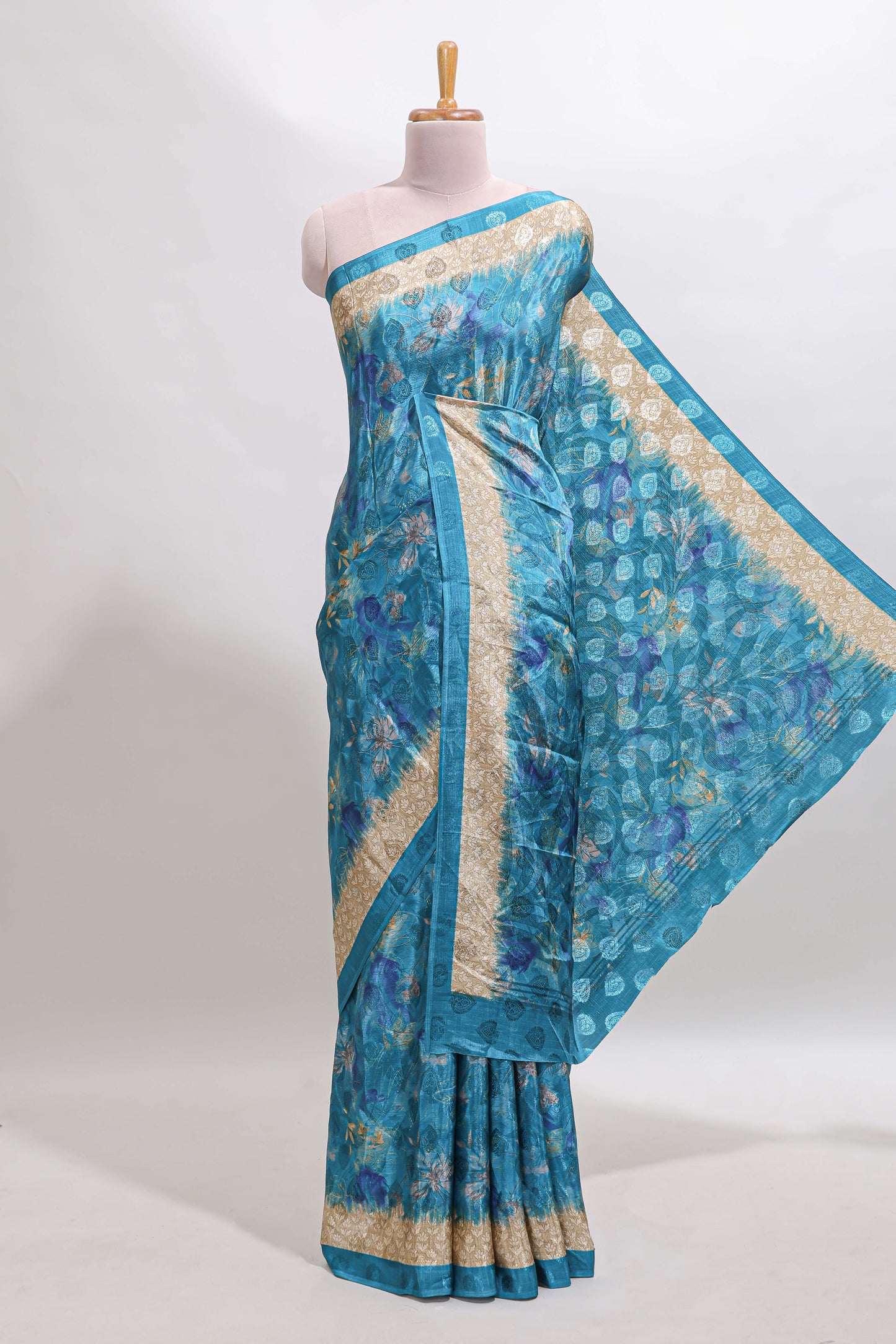 Blue floral design georgette saree with contrast border and matching blouse