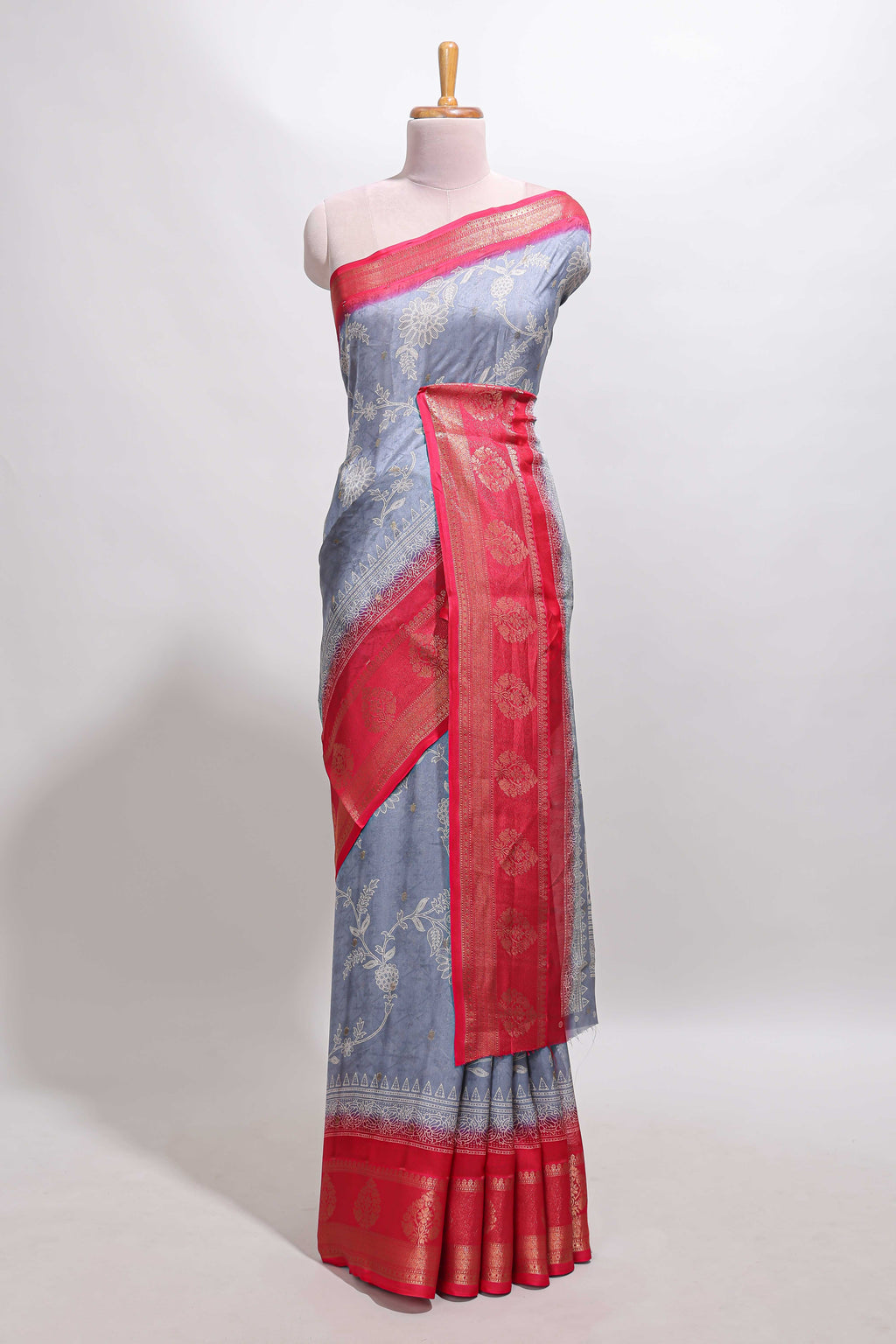 Mauve blue floral design georgette saree with contrast border and motifs blouse
