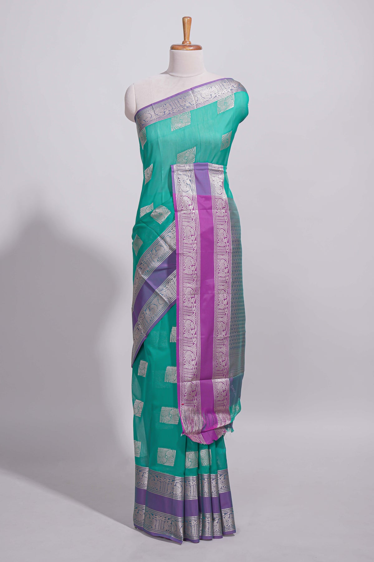 Turquoise Green Kota Cotton Saree With Silver Zari Square Buttas, Retta Petta Zari Border, Woven Zari Pallu And Contrast Blouse Piece