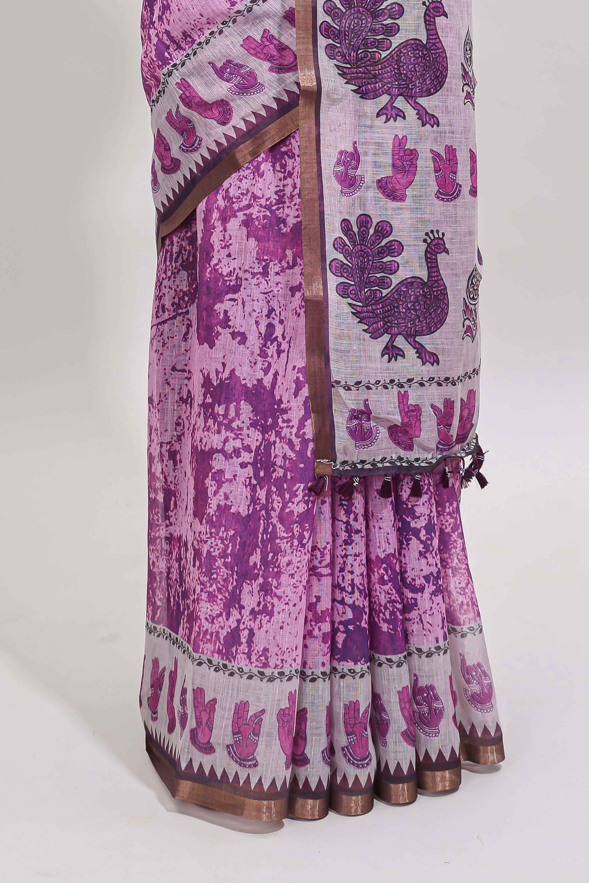 Pink shibori style classical dance muthirai design linen cotton saree with contrast border and blouse