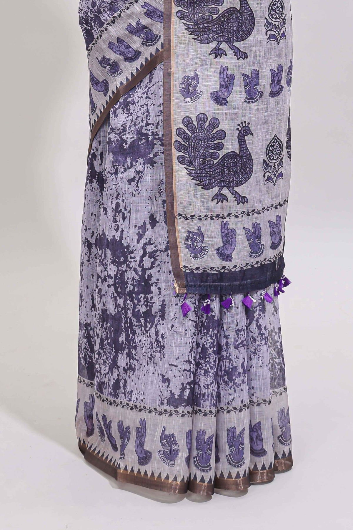 Lavender shibori style classical dance muthirai design linen cotton saree with contrast border and blouse