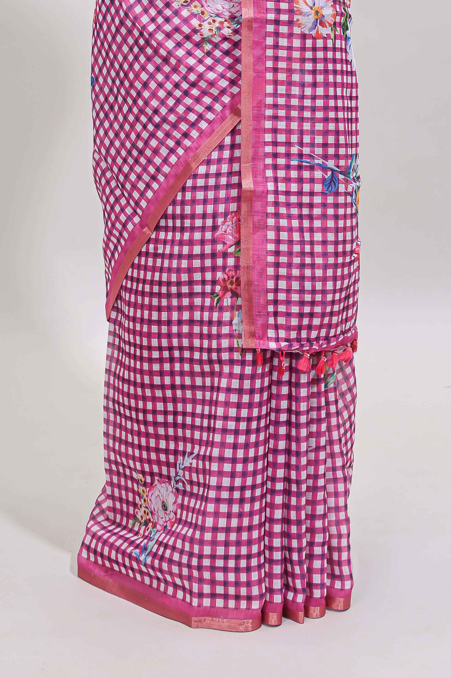 Pink checked floral design linen cotton saree with self zari border and printed blouse
