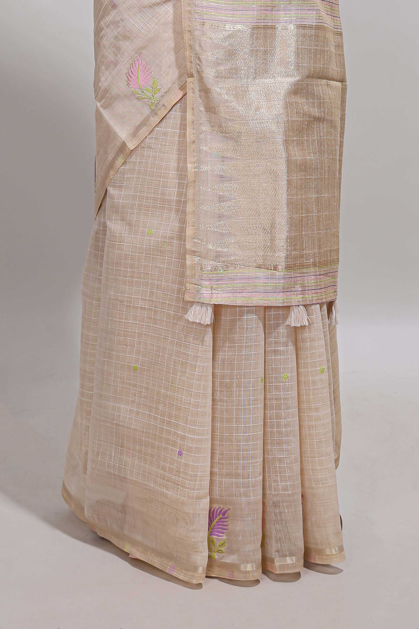 Sandal checked floral design linen cotton saree with self zari border and matching blouse