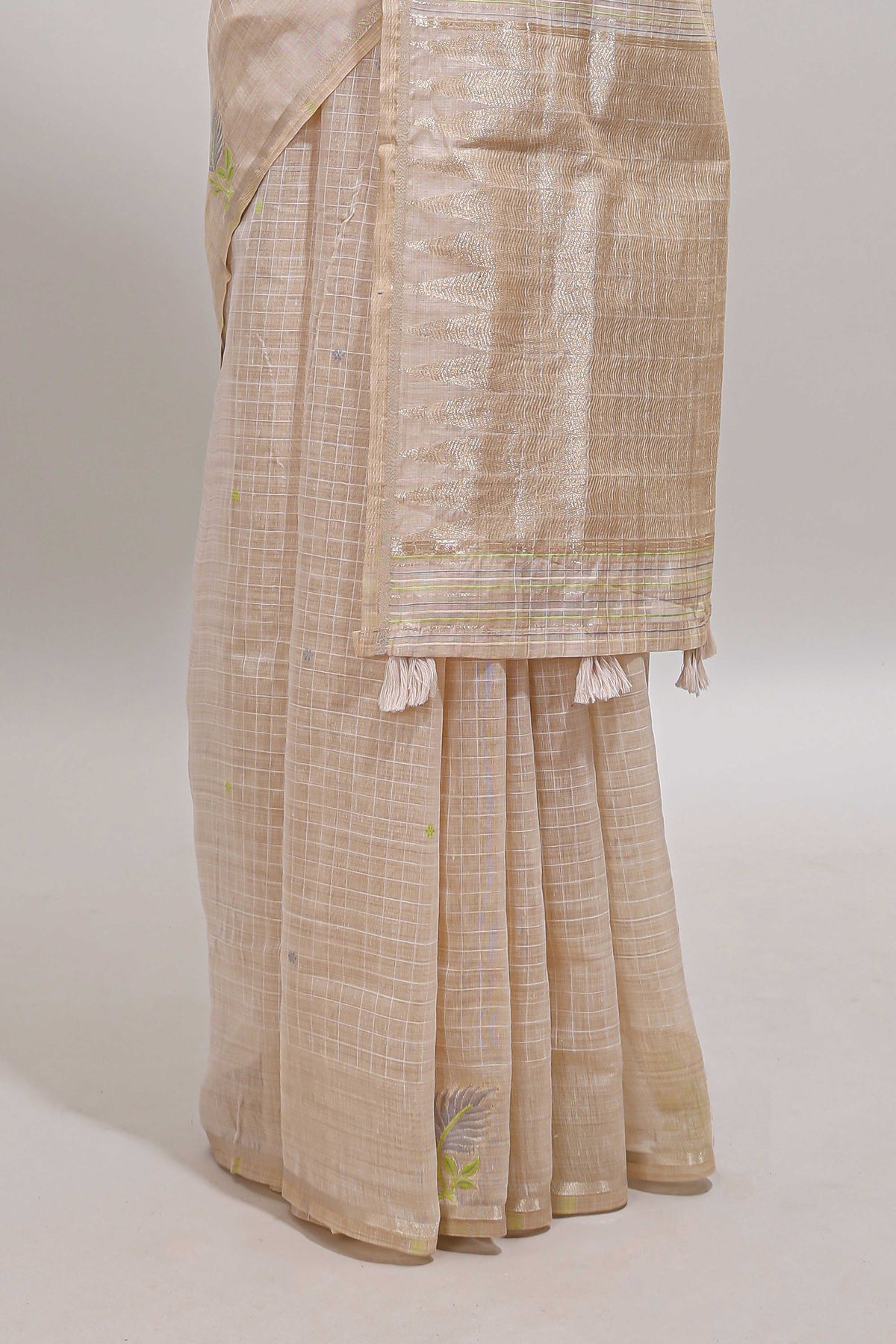 Sandal checked floral design linen cotton saree with self zari border and matching blouse