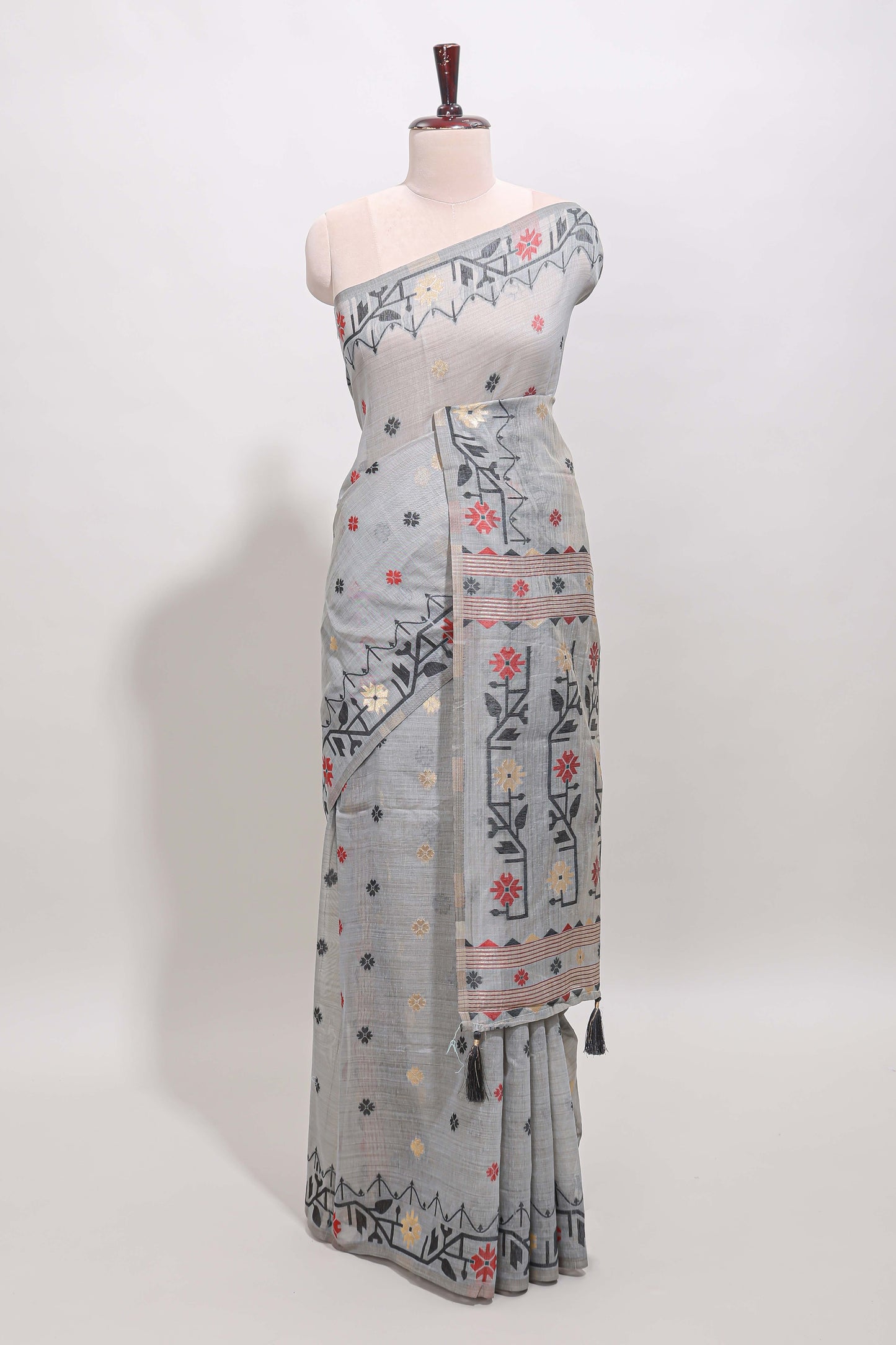 Grey floral motifs munga cotton saree with self border matching blouse