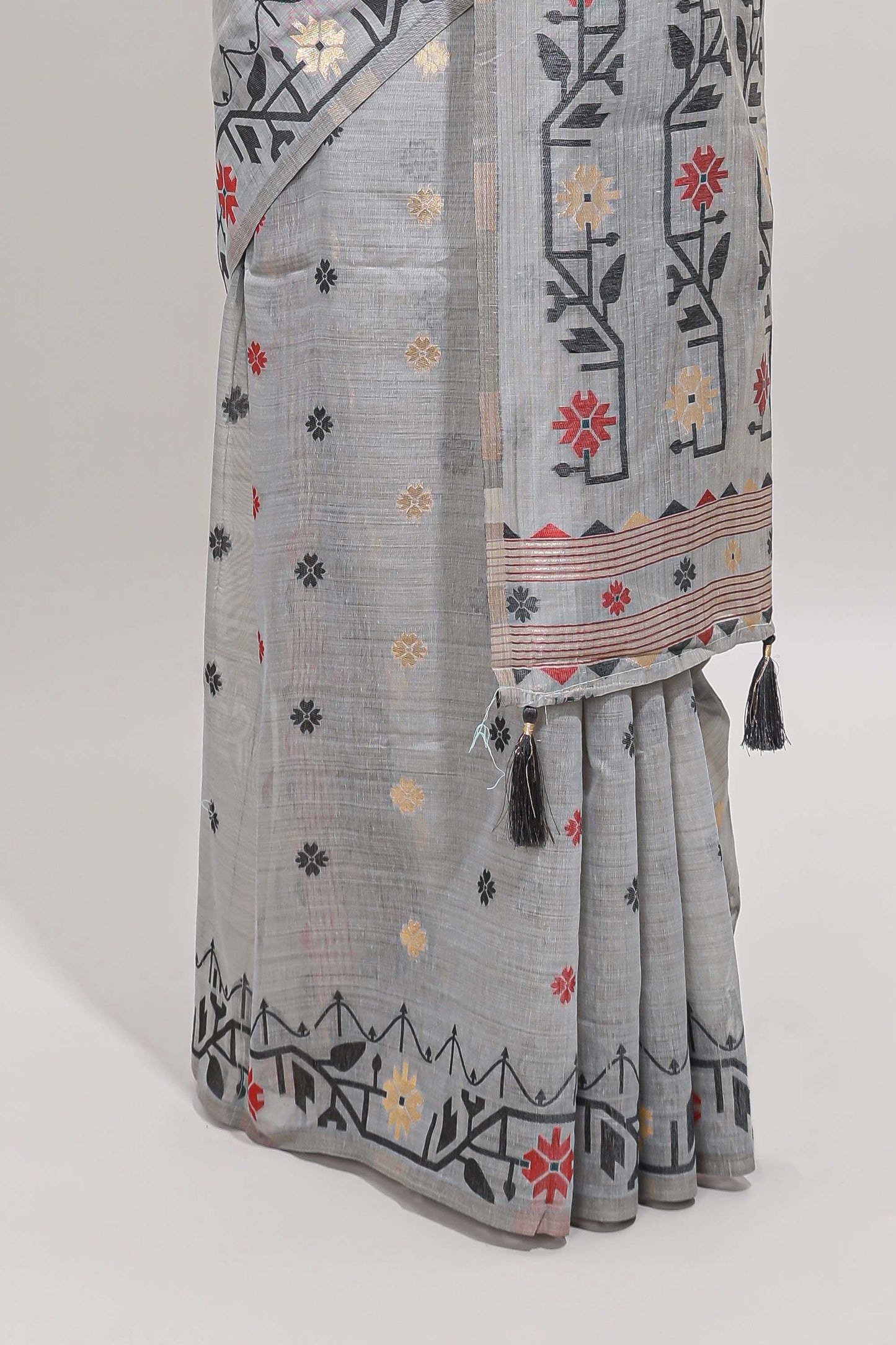 Grey floral motifs munga cotton saree with self border matching blouse