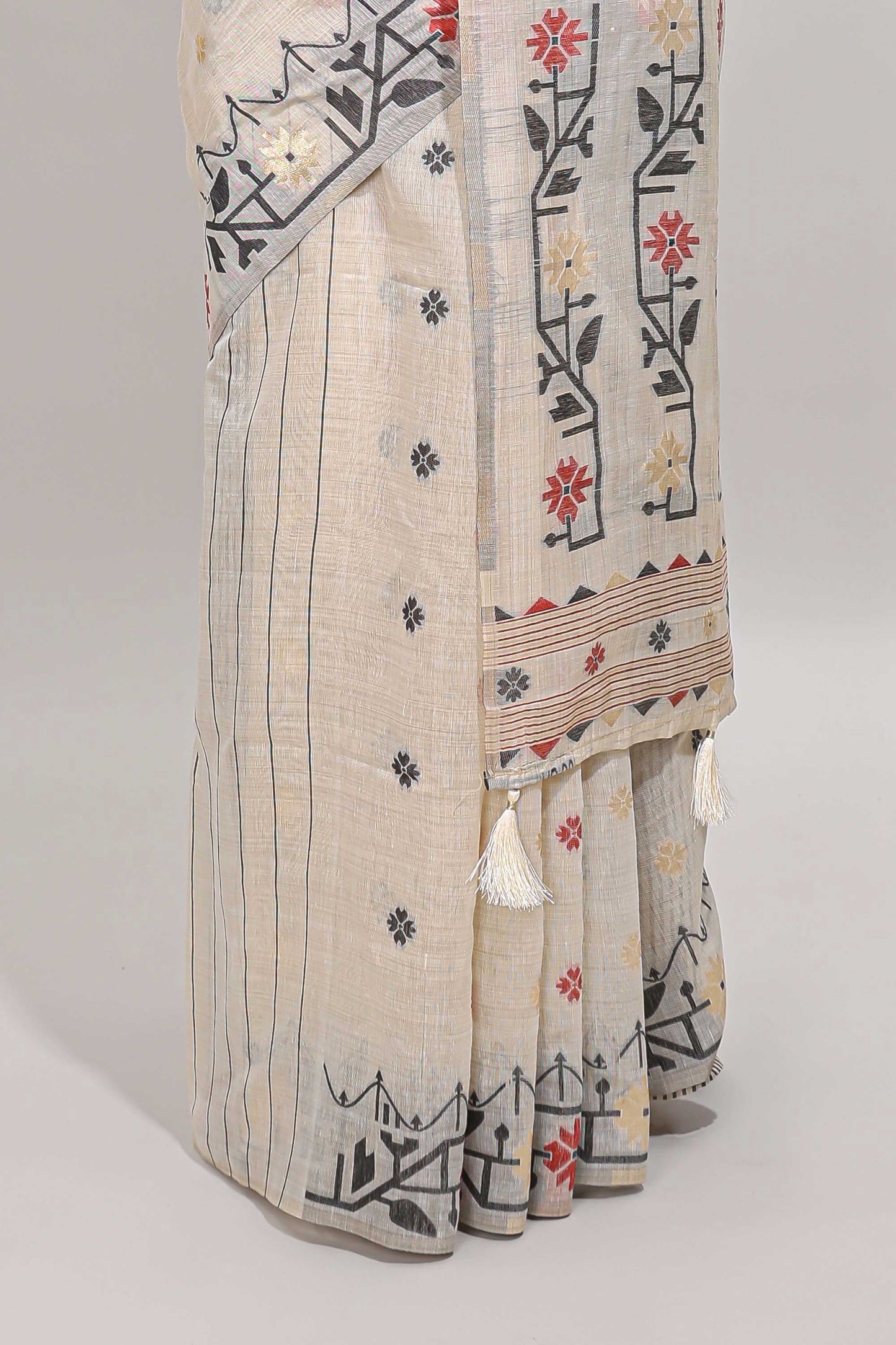 Cream floral motifs munga cotton saree with self border matching blouse