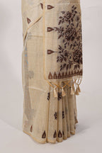 Beige munga cotton floral thread buttas thread weaving border with floral jaal thread zari pallu and contrast small butta blouse
