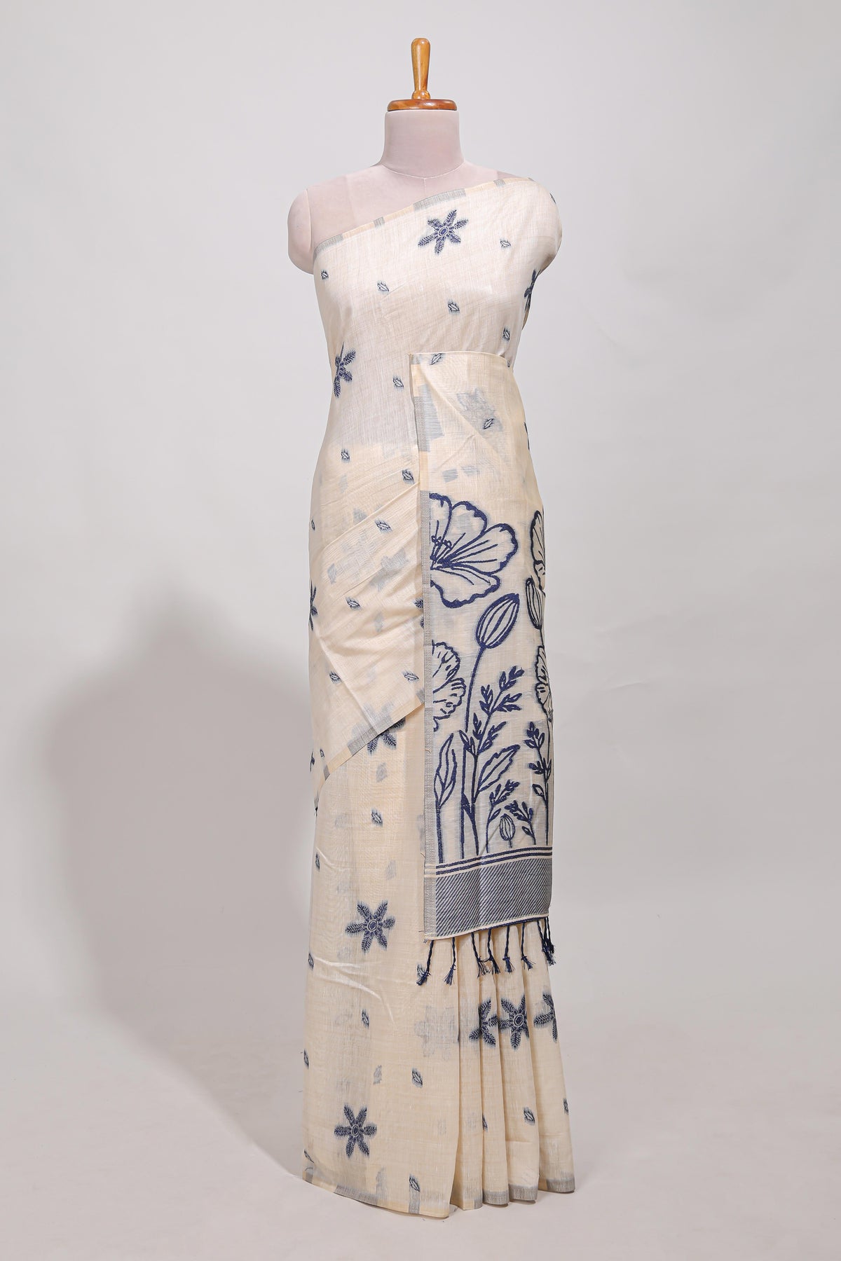 Navy blue  floral print  munga cotton saree  with matching floral print pallu along with tassles