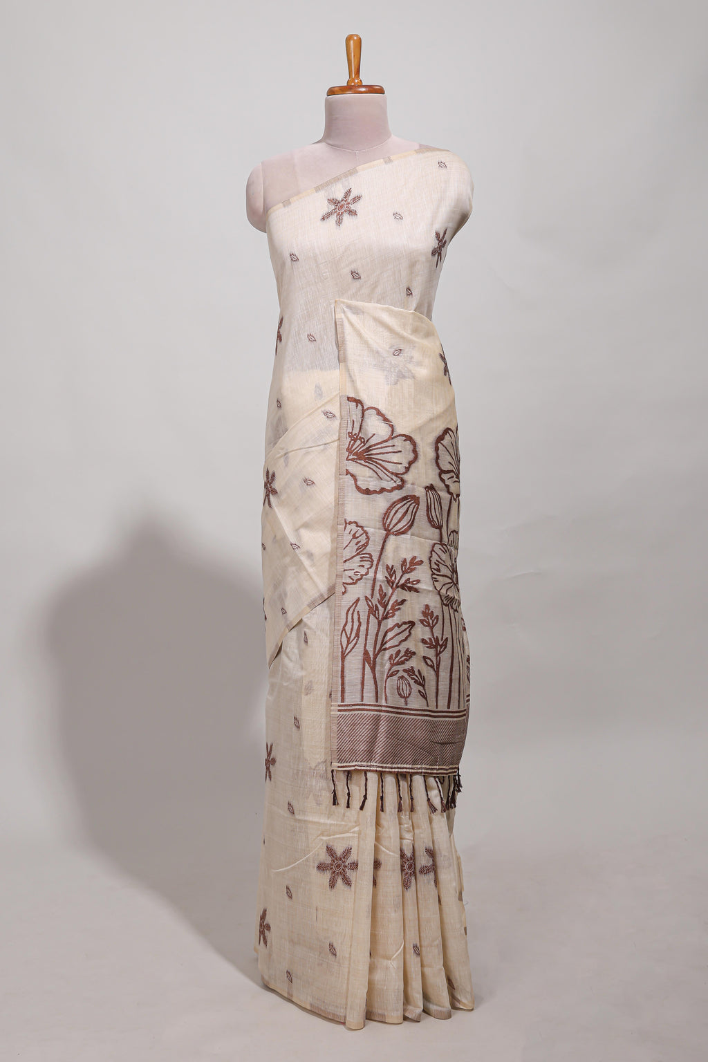 Brown floral print  munga cotton saree  with matching floral print pallu along with tassles