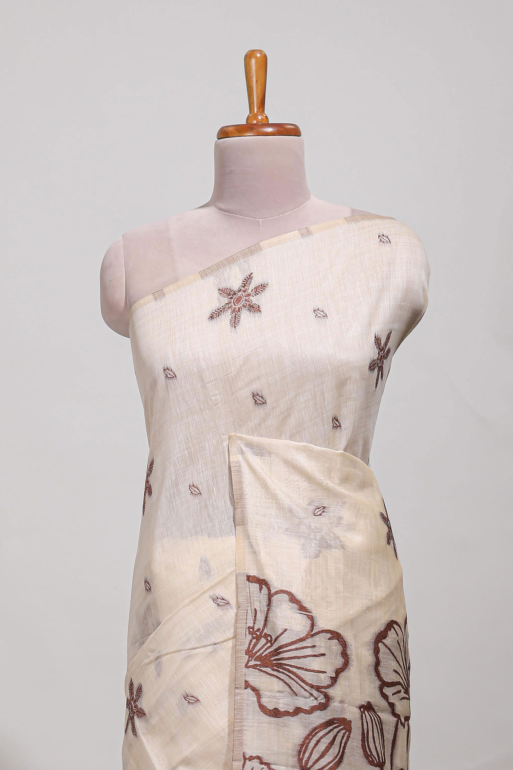 Brown floral print  munga cotton saree  with matching floral print pallu along with tassles